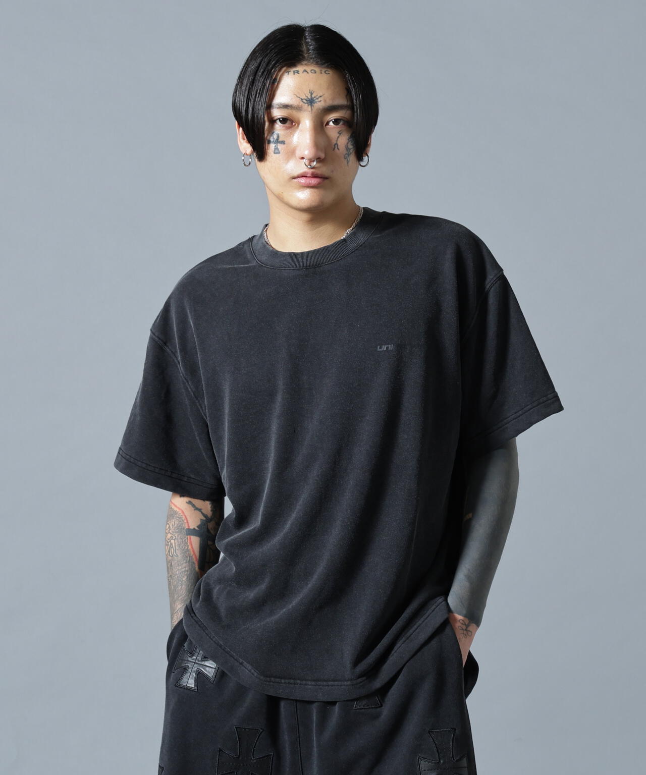 UNKNOWN LONDON/アンノウンロンドン/【LHP EXCLUSIVE】LEATHER CROSS TEE