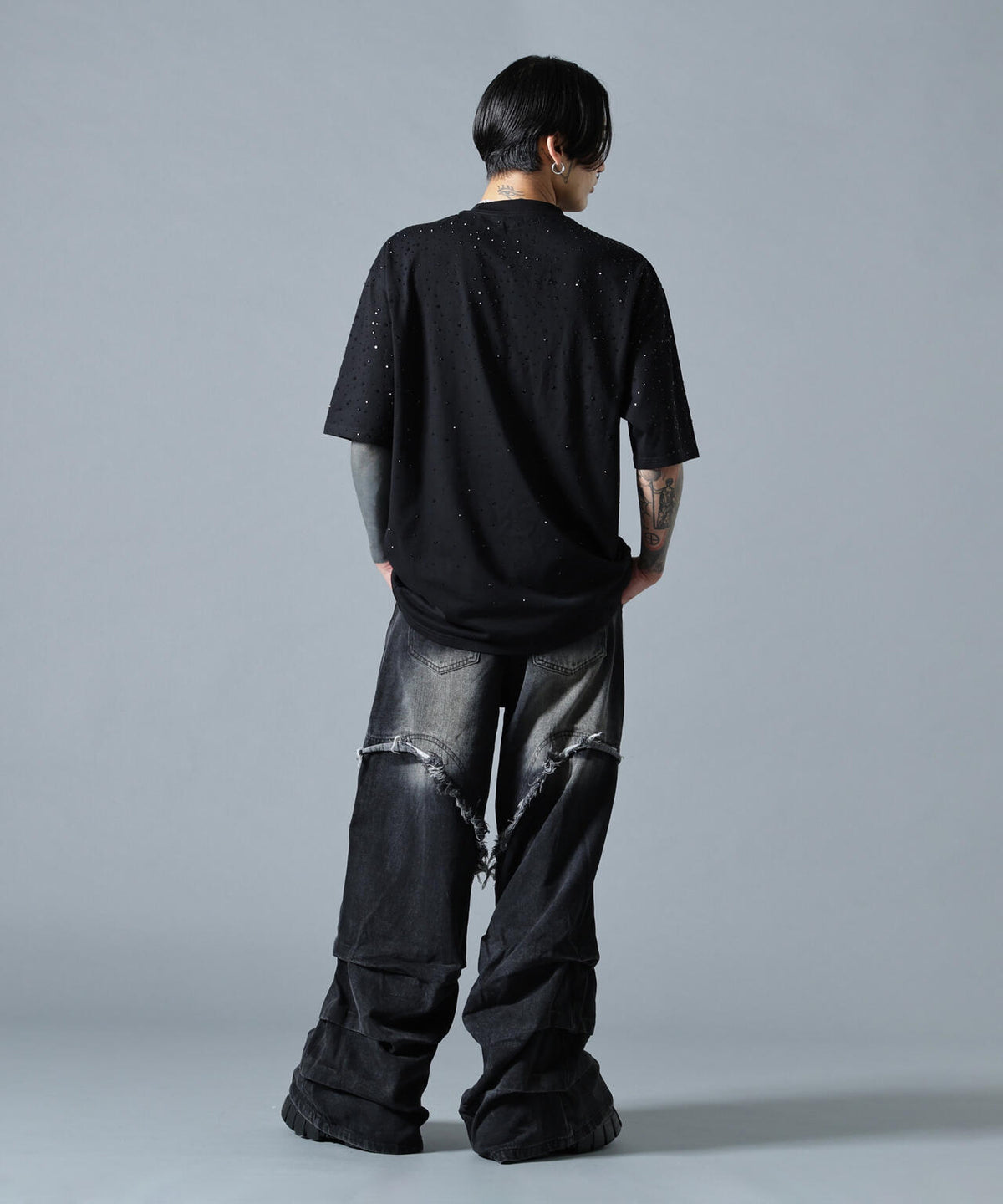 180cm B:87 W:66 H:84 着用サイズ:L