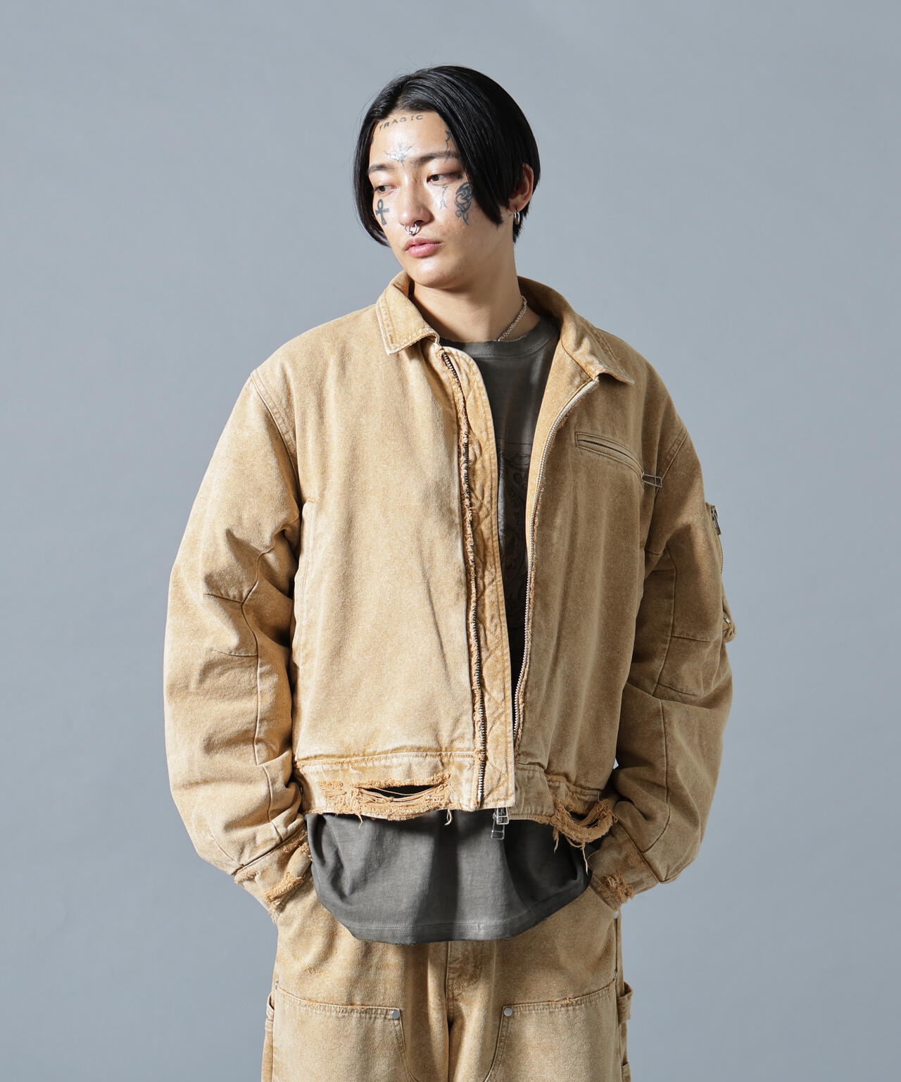 180cm B:87 W:66 H:84 着用サイズ:L