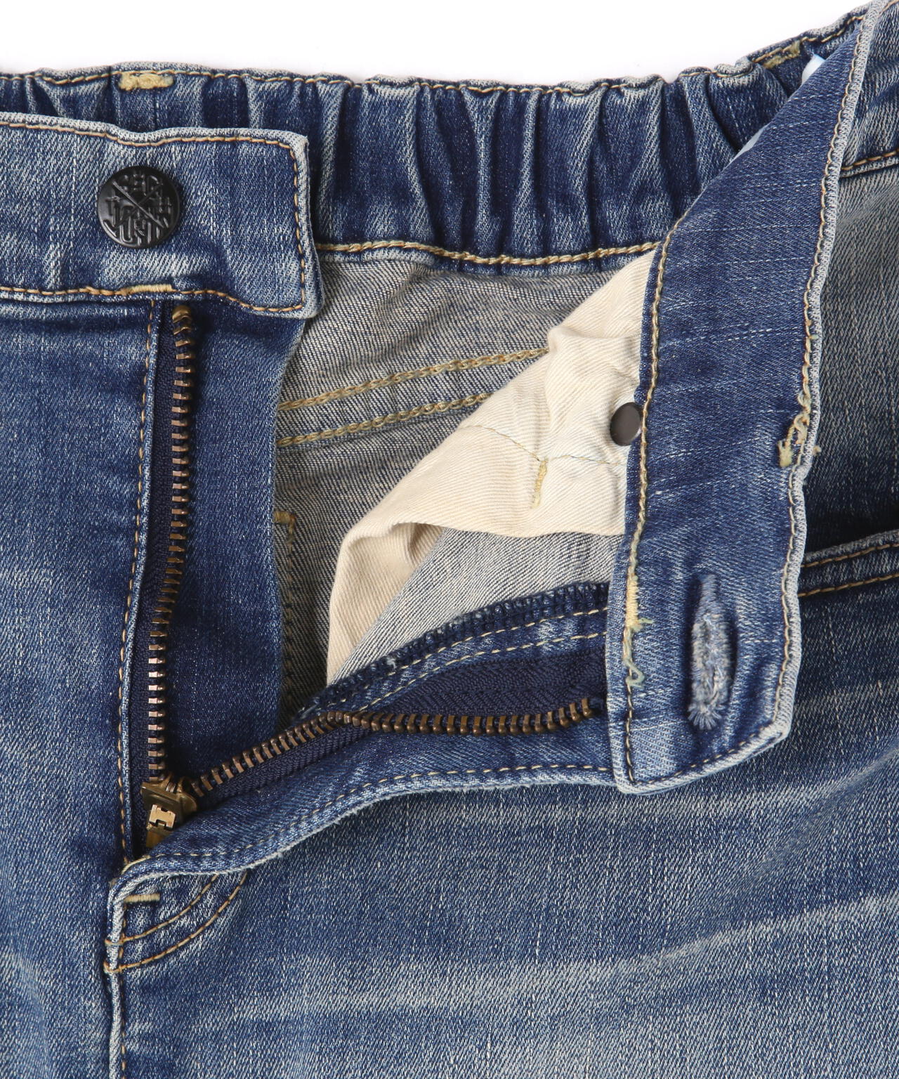 2e4ffaa5-e63d-5751-b762-d3423836a99d_Image