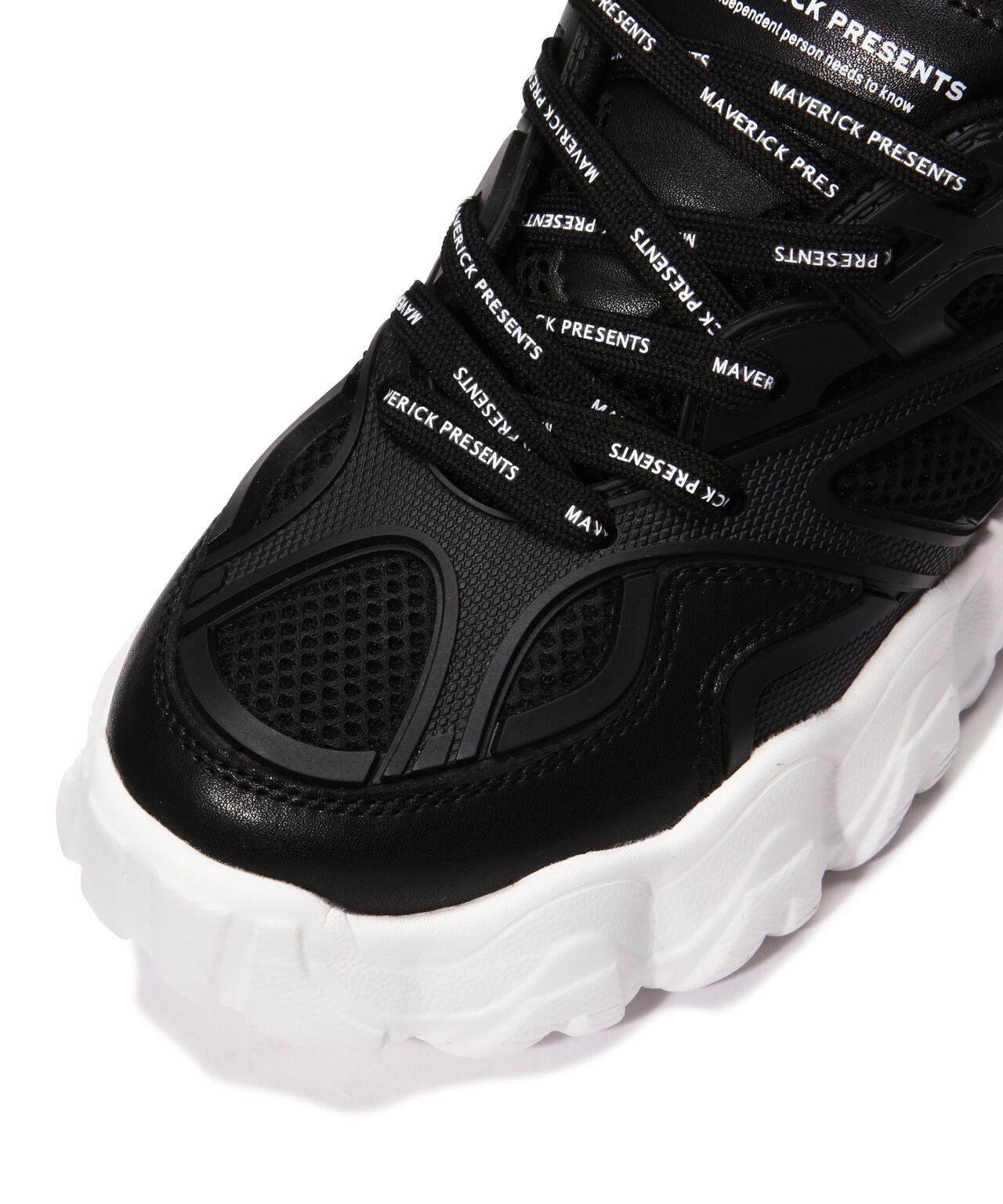 MAISON MAVERICK PRESENTS(メゾン・マベリック・プレゼンツ)ロゴシューレースダッドスニーカー