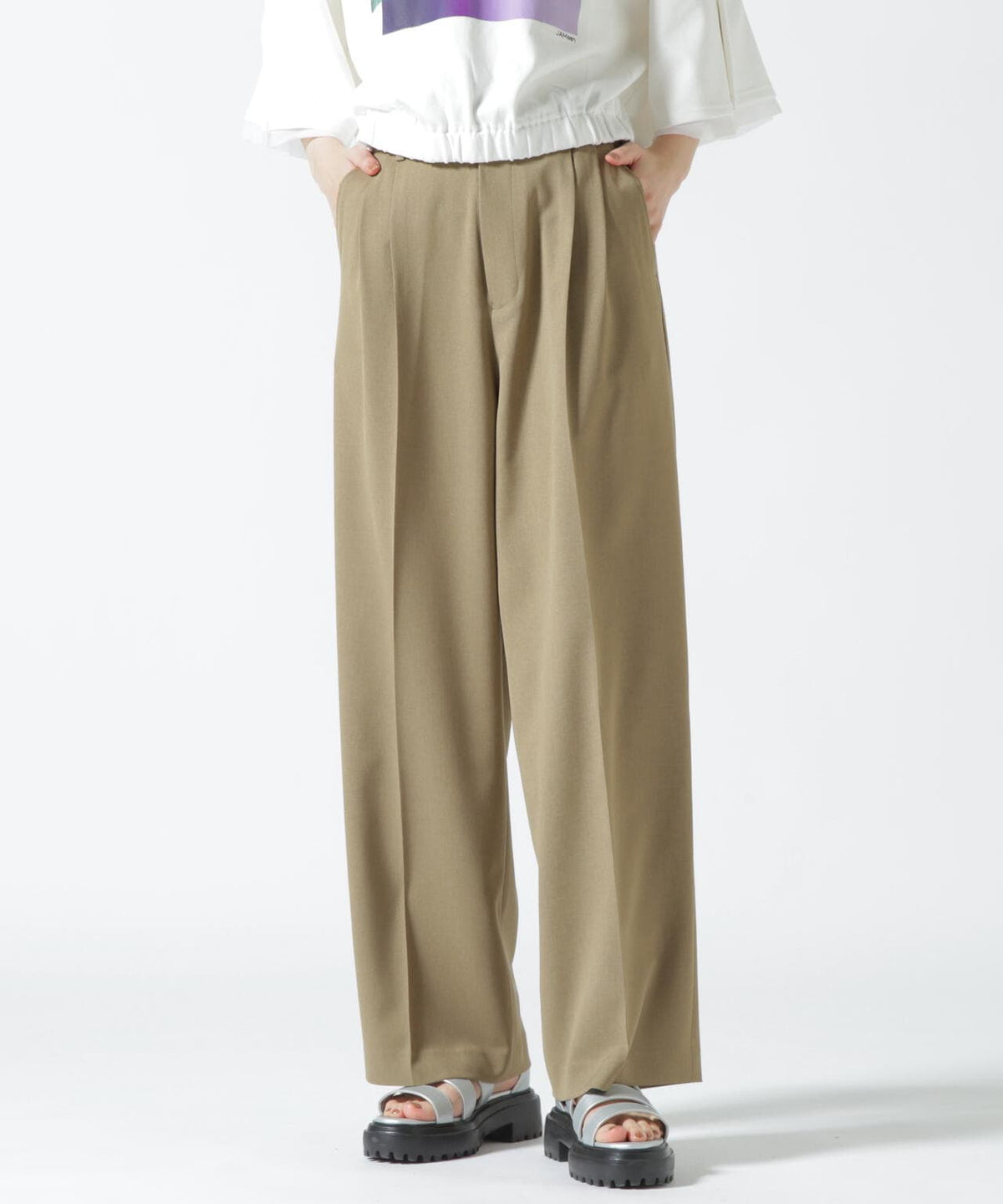 DROIT BELLO(ドロイトベロ)タックパンツ