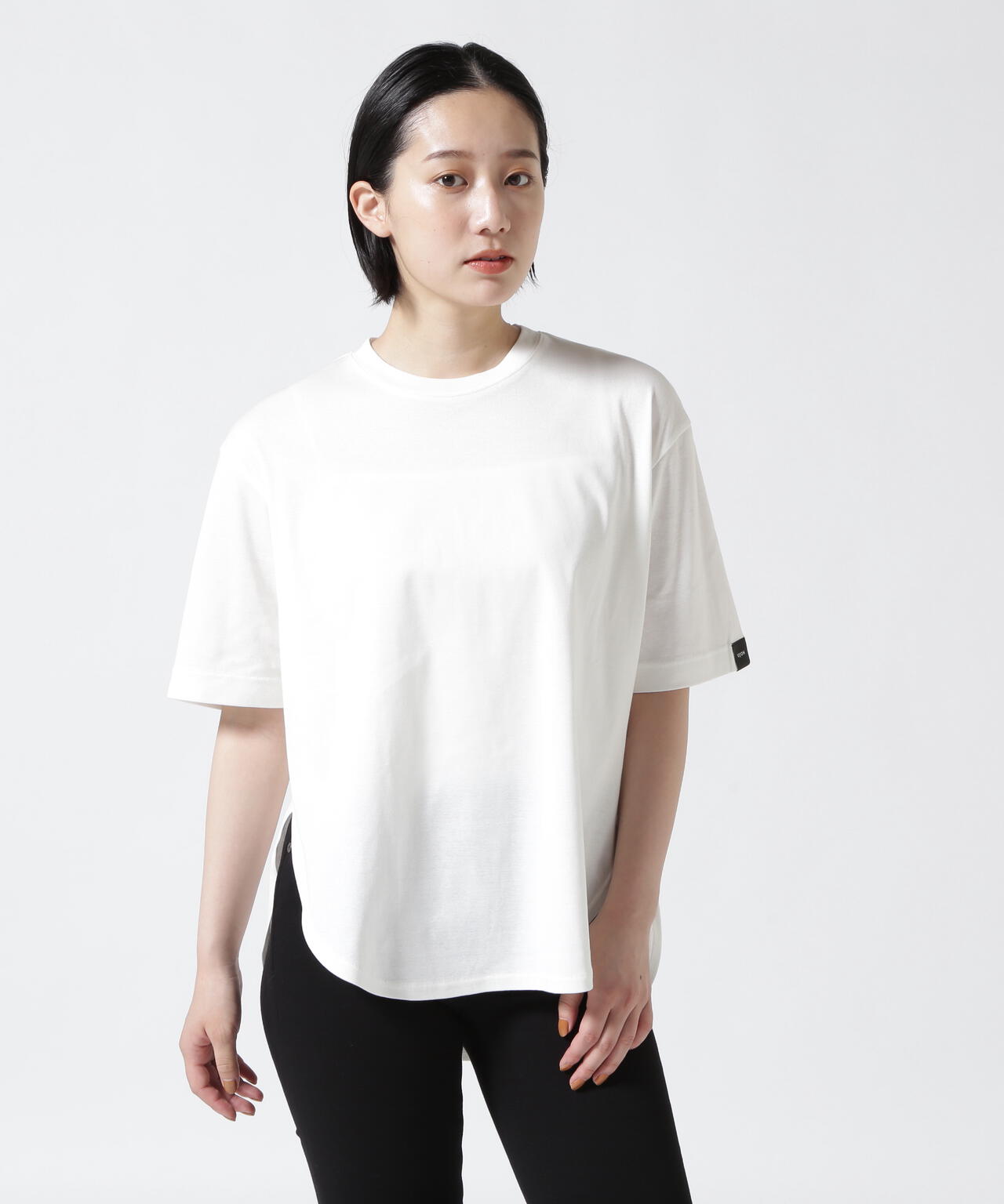 UJOH(ウジョー) 別注Curve Hem Half Sleeve Tシャツ