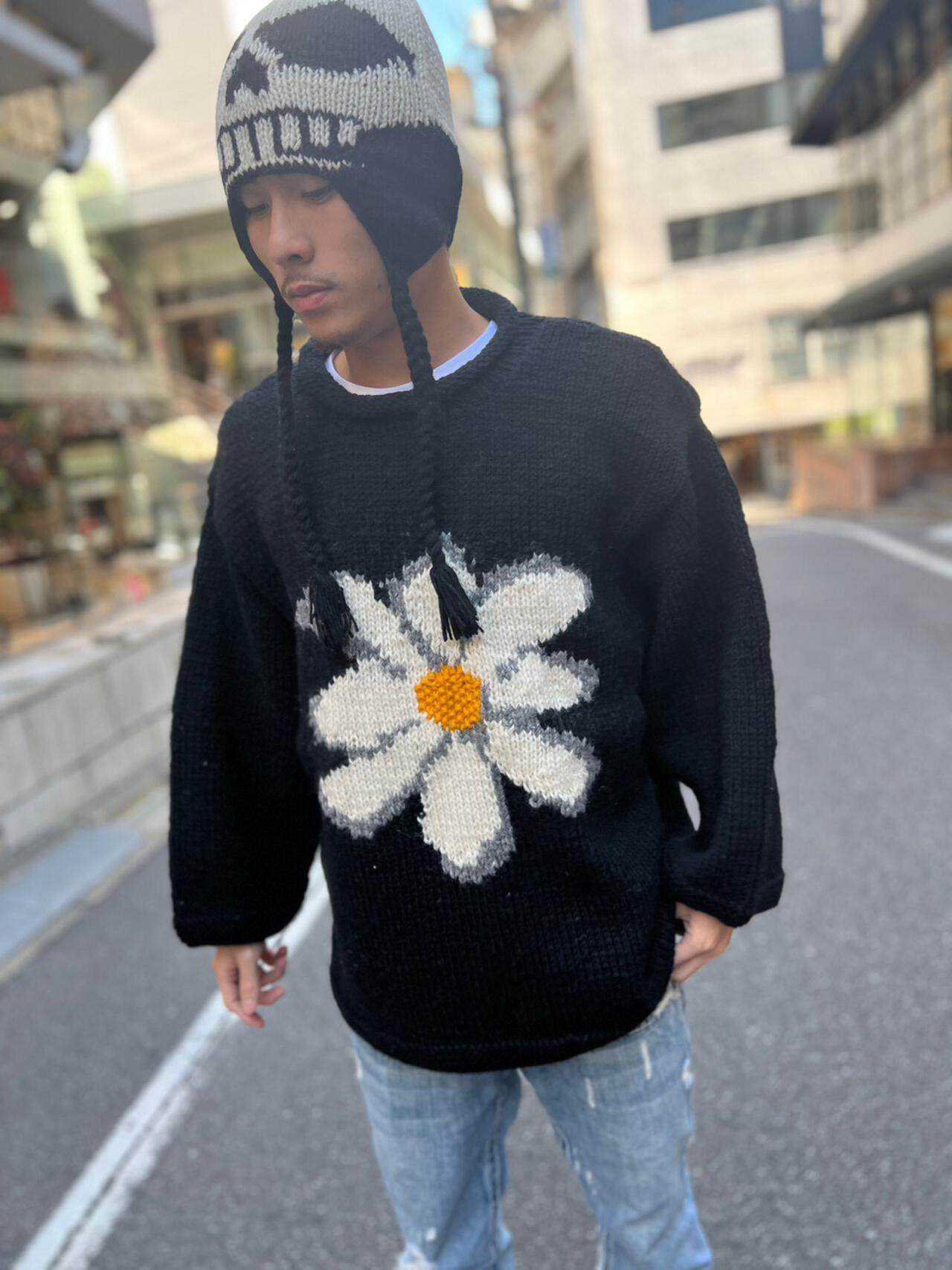MacMahon Knitting Mills/マクマホンニッティングミルズ Roll Neck Knit-Flower