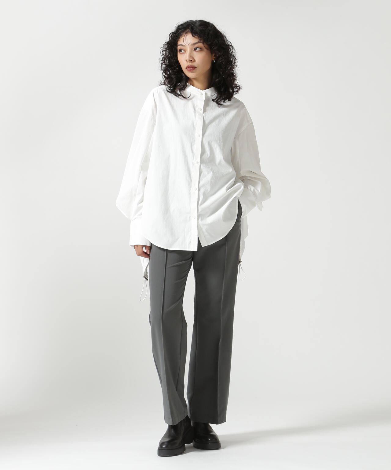 DROIT BELLO(ドロイトベロ)センターシームフレアスラックス