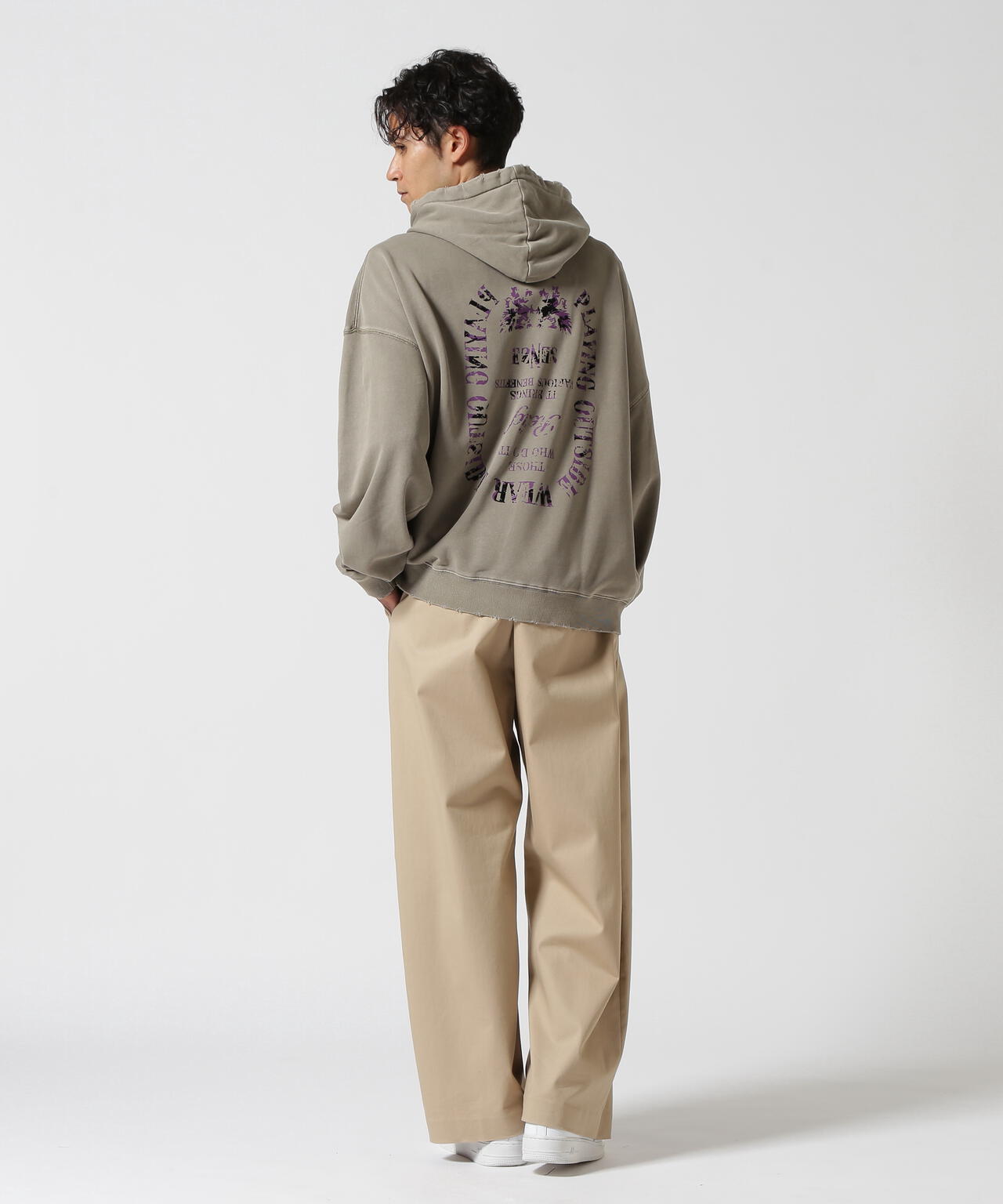 LUSOR(ルーソル)PIGMENT SWEAT HOODIE EMBLEM