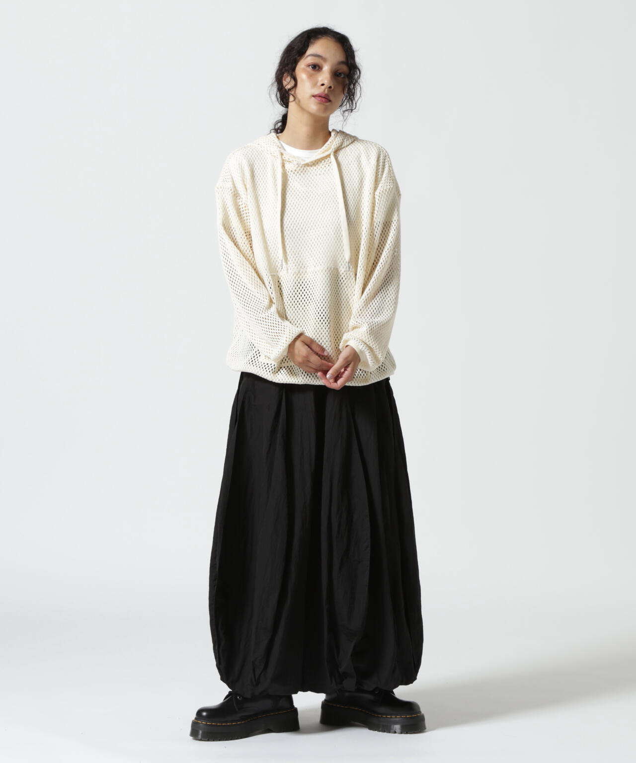 YENN (イエン)MESH LACE HOODIEプルオーバー