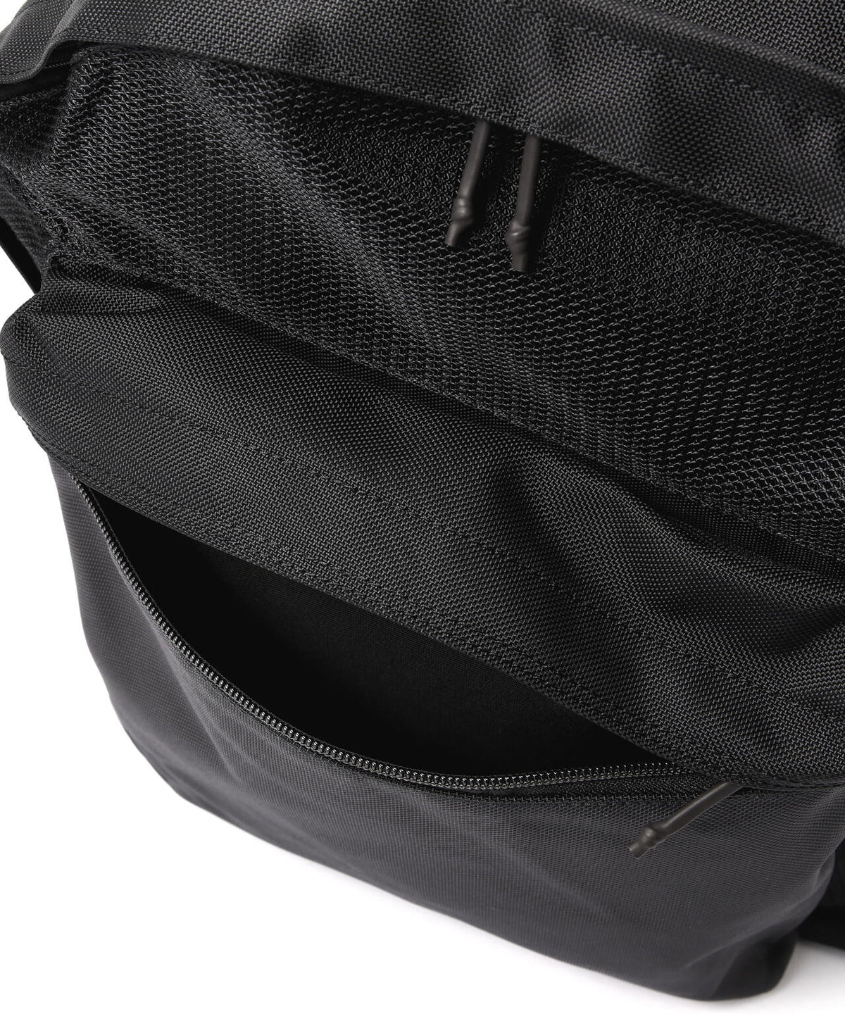 SLOW(スロウ)ballistic air -mesh day pack S-
