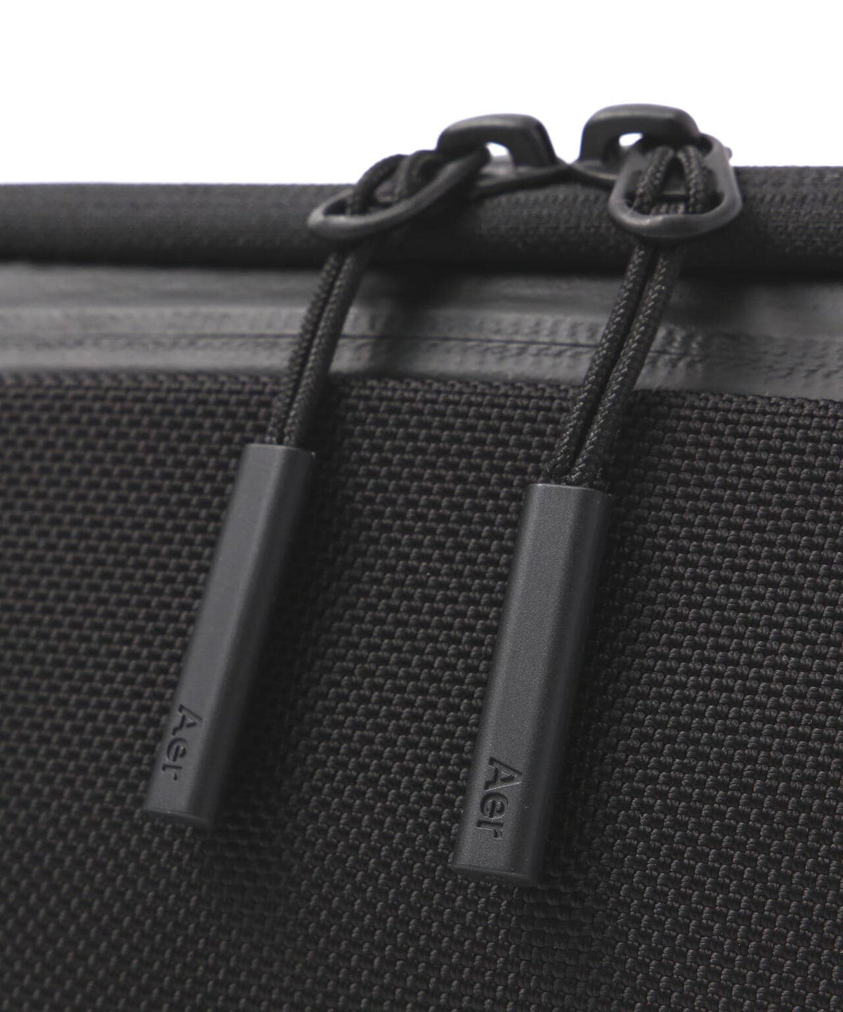Aer(エアー)Slim Pouch Black AER-21028