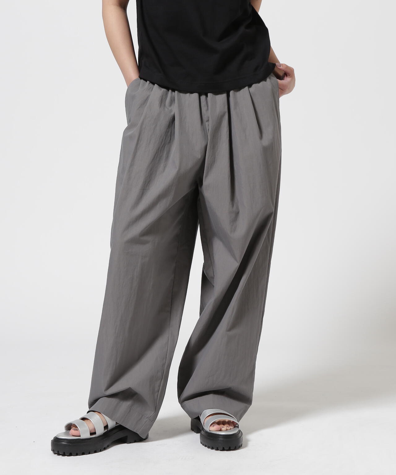DROIT BELLO(ドロイトベロ)2Tuck Easy Pants