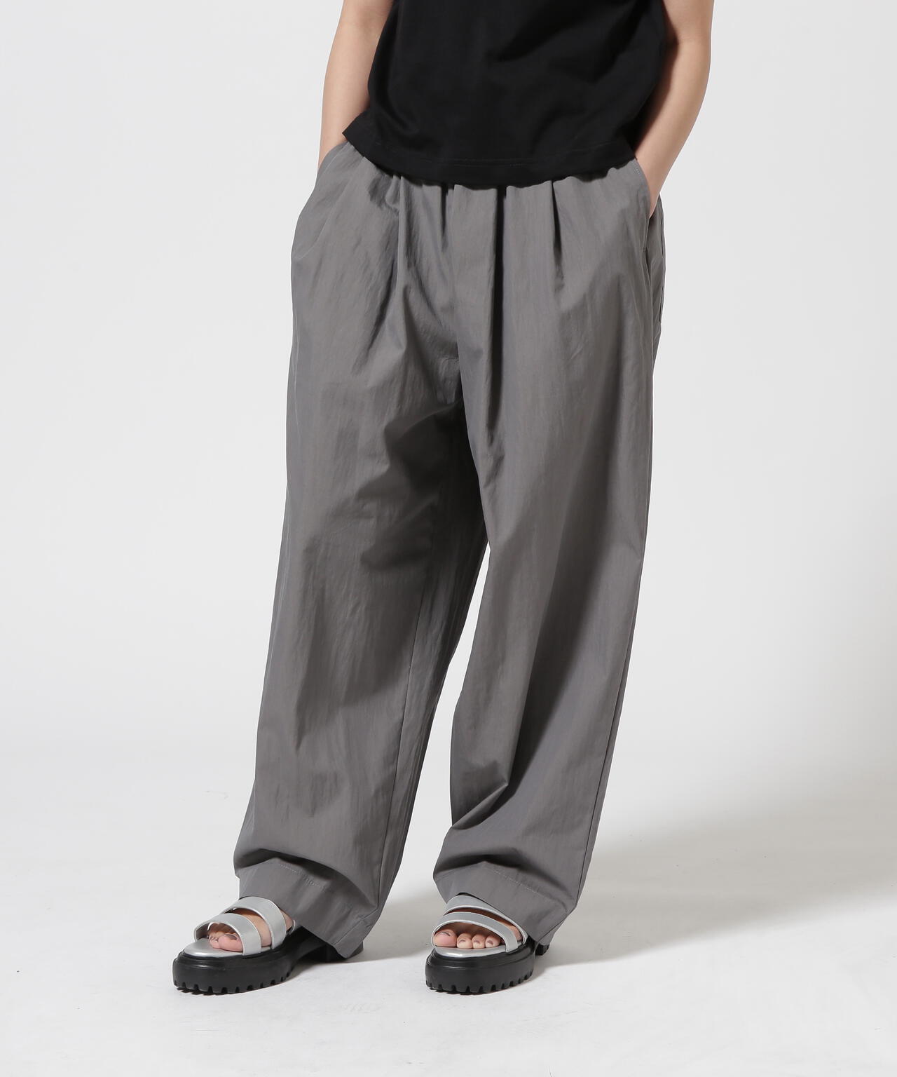 DROIT BELLO(ドロイトベロ)2Tuck Easy Pants