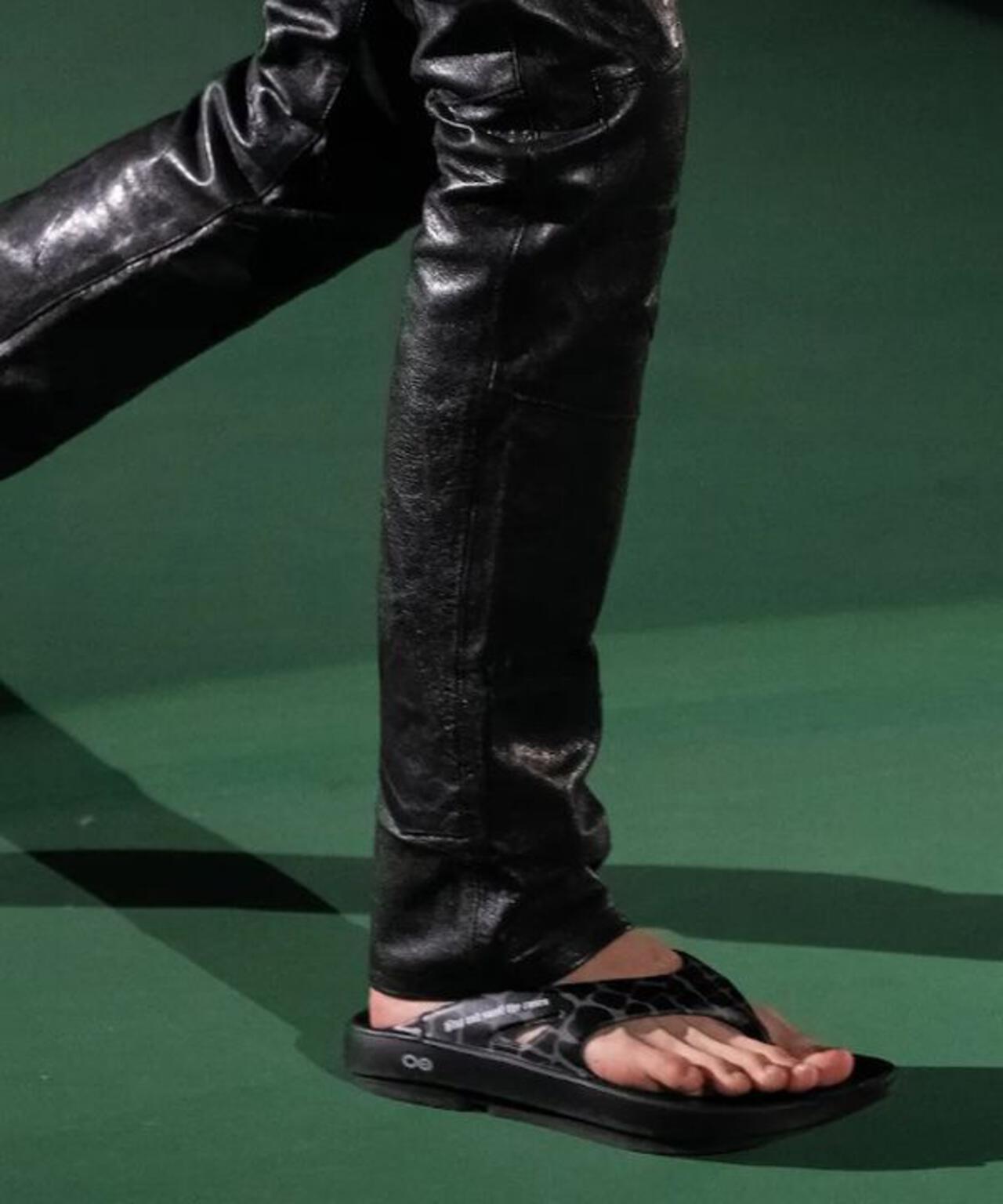 Children of the discordance x OOFOS / x OORIGINAL