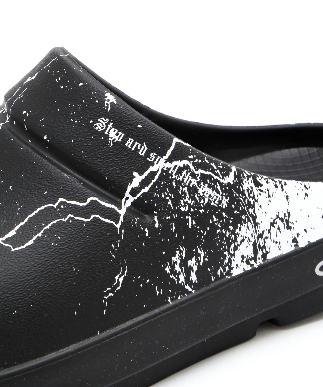 OOFOS x Children of the discordance / x OOcloog