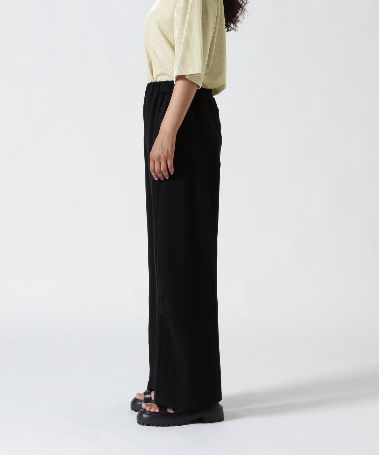 YENN(イエン)KNEE TUCK SWEAT PT /Y253-31078