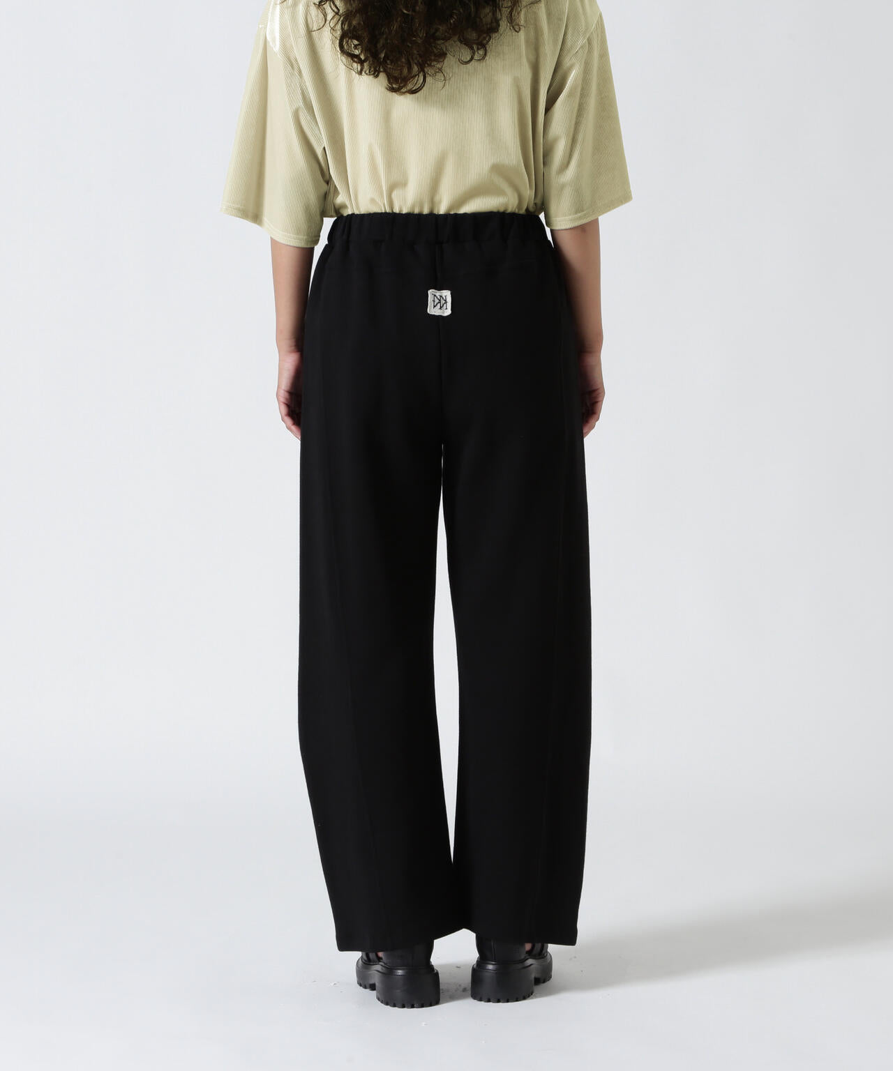 YENN(イエン)KNEE TUCK SWEAT PT /Y253-31078