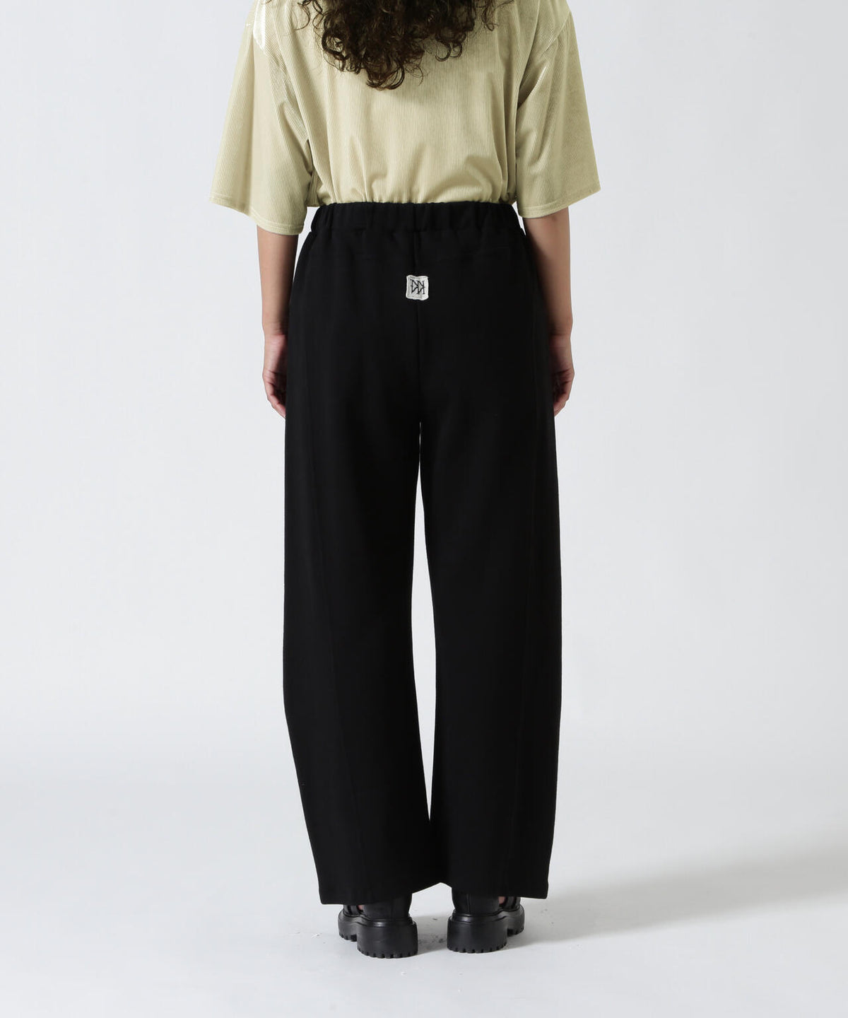 YENN(イエン)KNEE TUCK SWEAT PT /Y253-31078