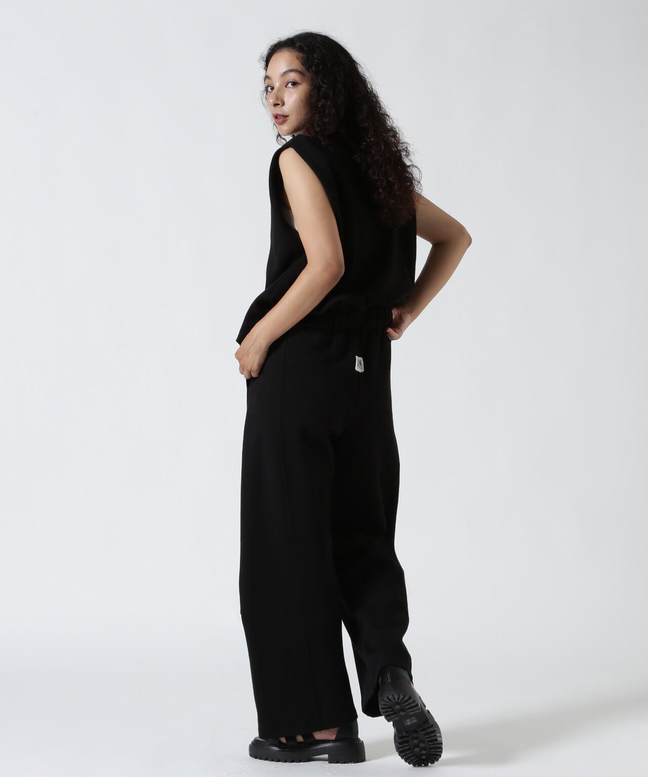 YENN(イエン)KNEE TUCK SWEAT PT /Y253-31078