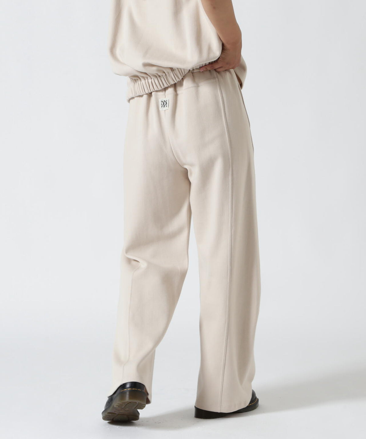 YENN(イエン)KNEE TUCK SWEAT PT /Y253-31078