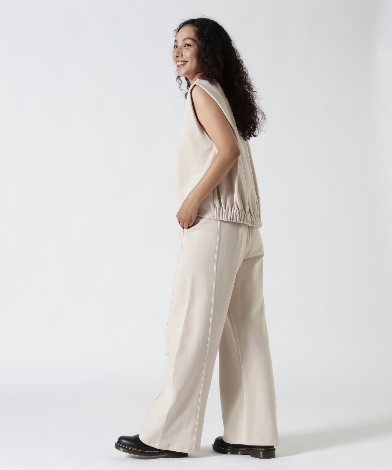 YENN(イエン)KNEE TUCK SWEAT PT /Y253-31078