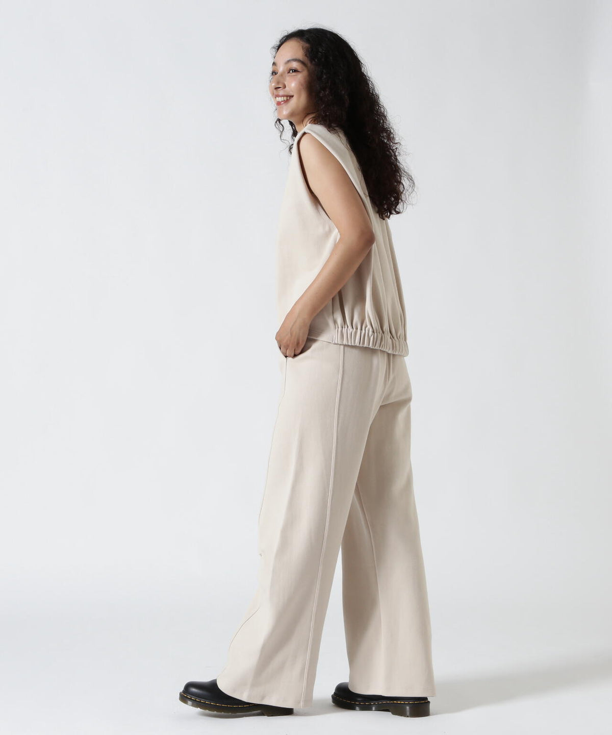 YENN(イエン)KNEE TUCK SWEAT PT /Y253-31078