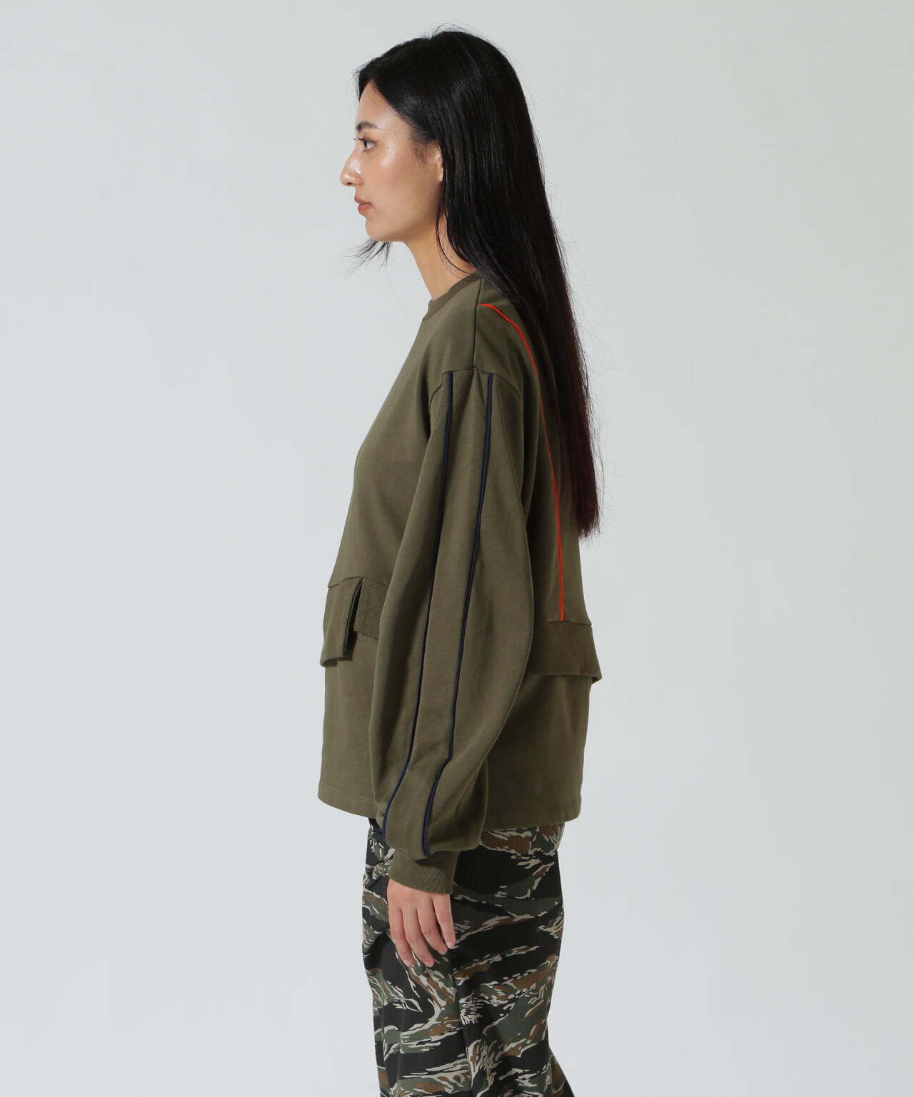 AULA AILA(アウラ アイラ)別注パイピングプルオーバー