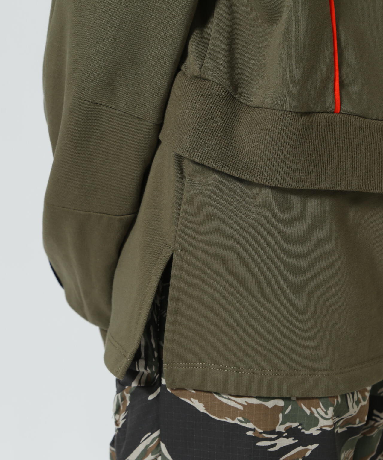 AULA AILA(アウラ アイラ)別注パイピングプルオーバー