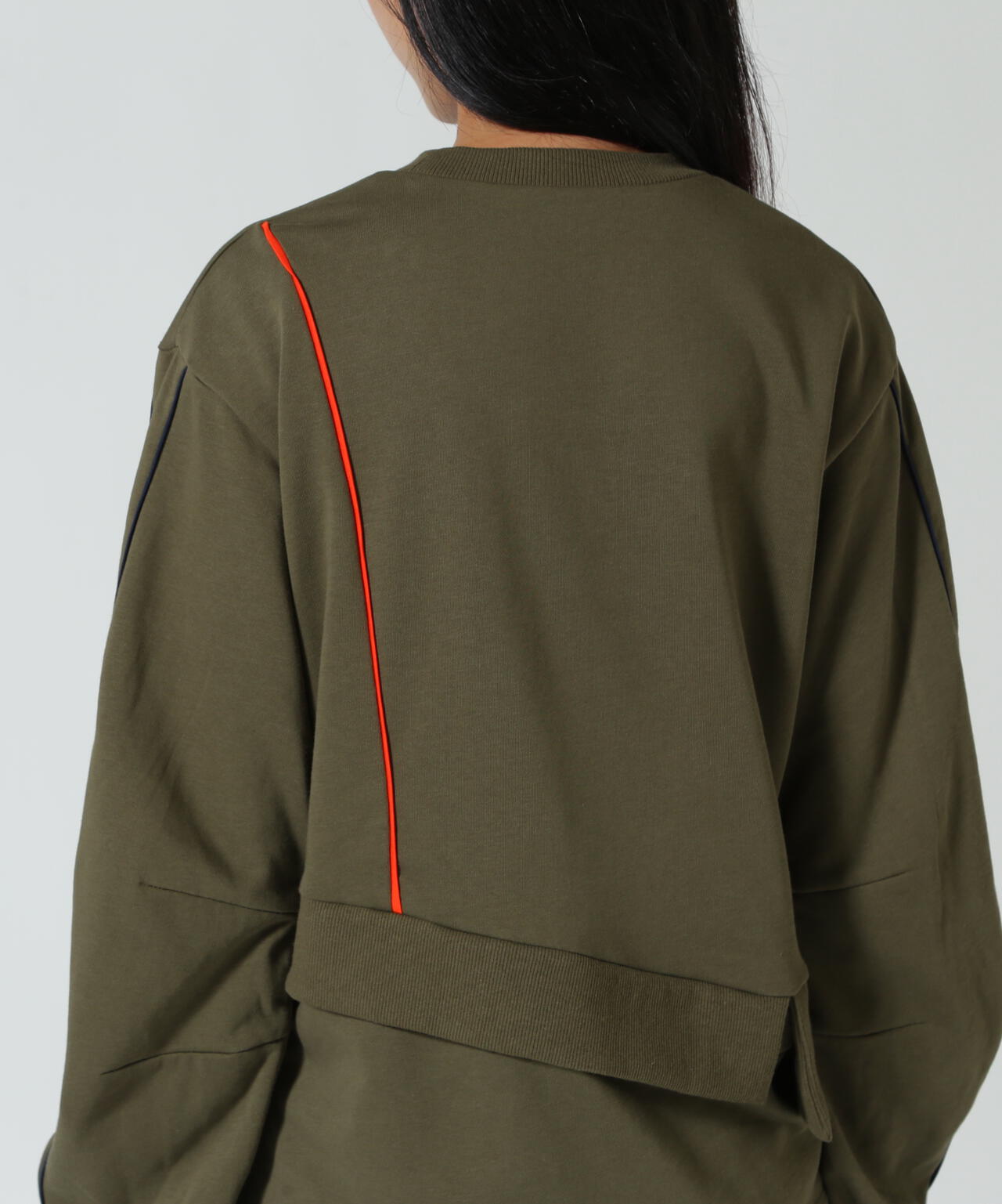 AULA AILA(アウラ アイラ)別注パイピングプルオーバー