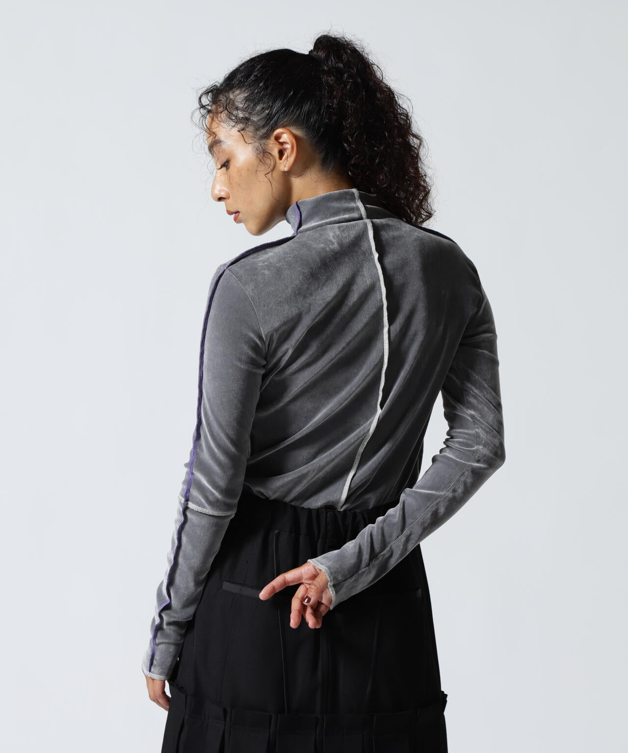 AULA AILA(アウラ アイラ)別注ハイネックベロアTOPS