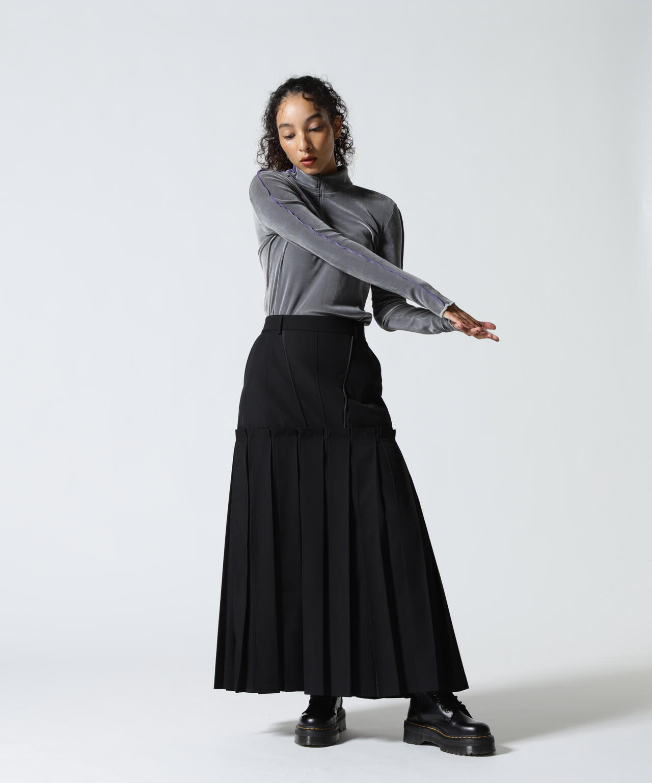 AULA AILA(アウラ アイラ)別注ハイネックベロアTOPS