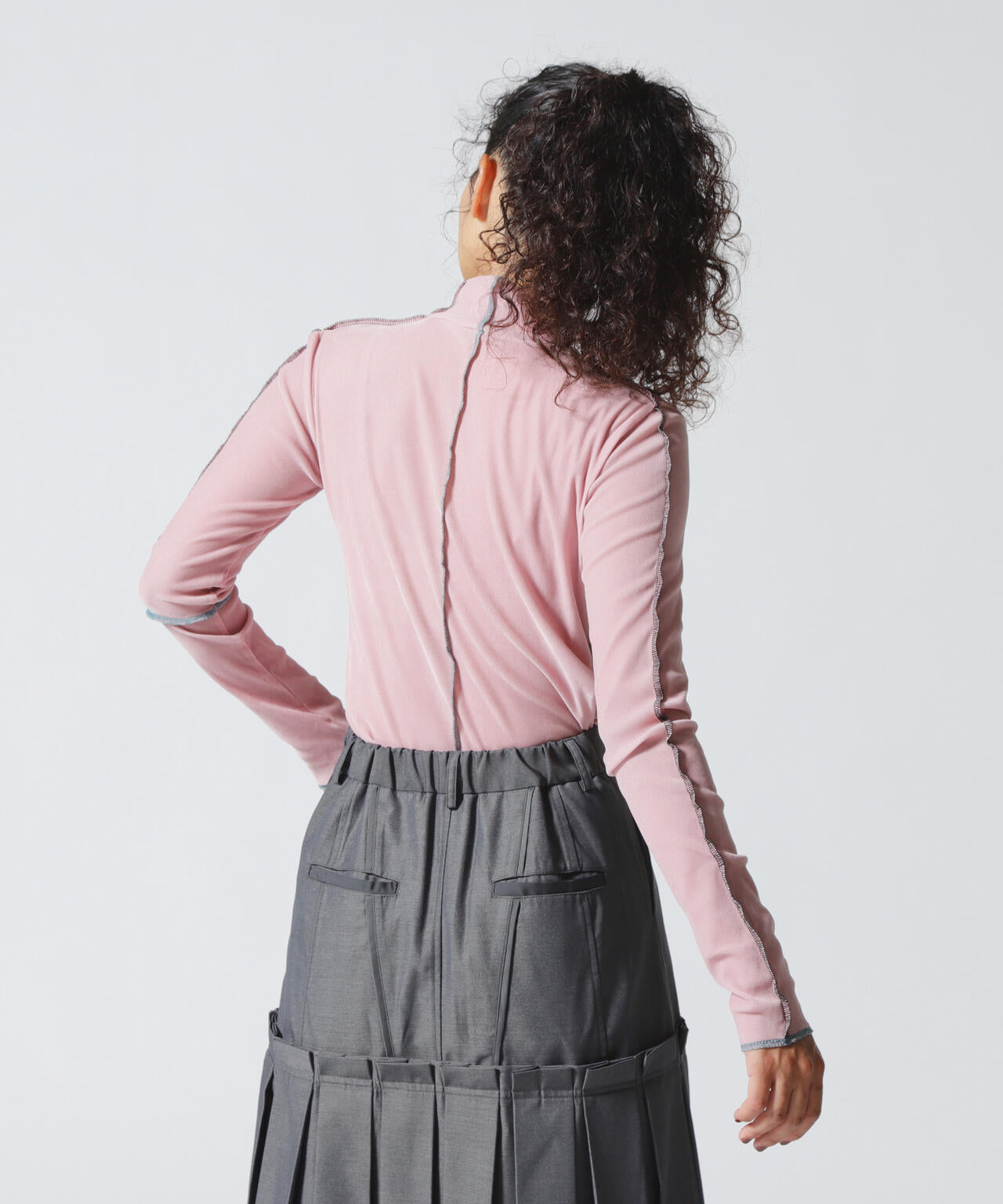 AULA AILA(アウラ アイラ)別注ハイネックベロアTOPS