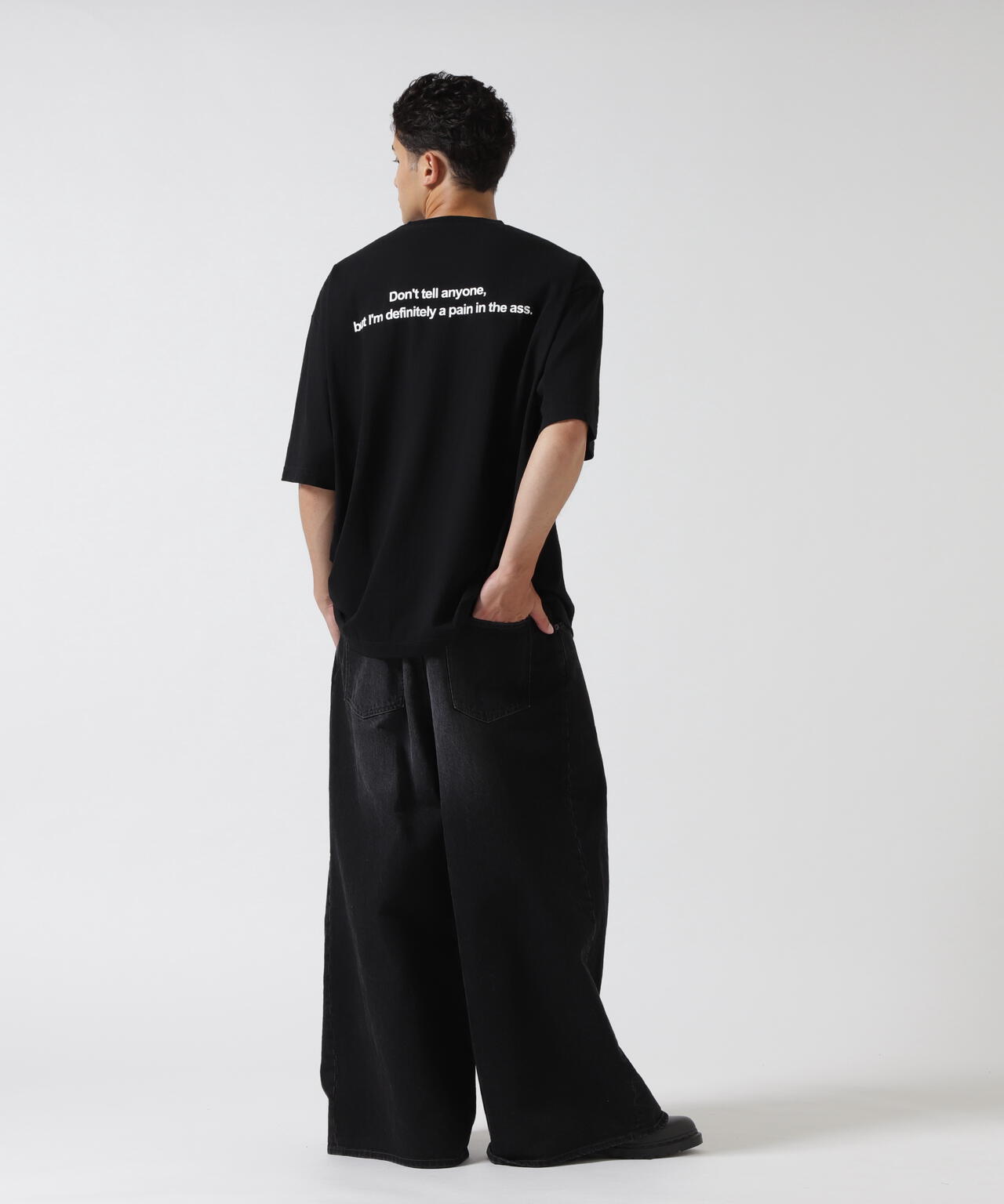 MINEDENIM(マインデニム)Monochrome Two tone Face Crewneck T-SH