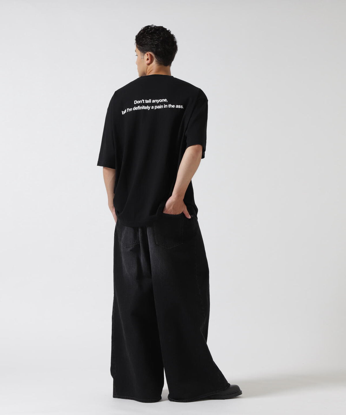 MINEDENIM(マインデニム)Monochrome Two tone Face Crewneck T-SH