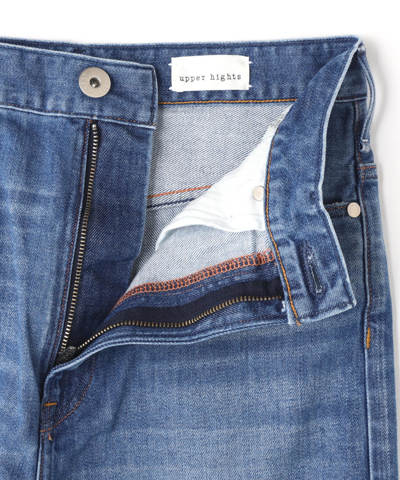 a9040dc0-74f3-56e6-9859-6a9d7e337931_Image