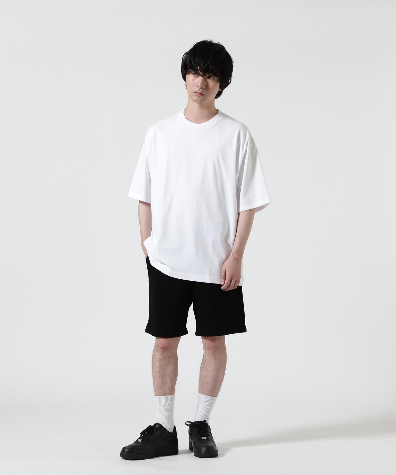 177cm B:81 W:72 H:88 着用サイズ:6