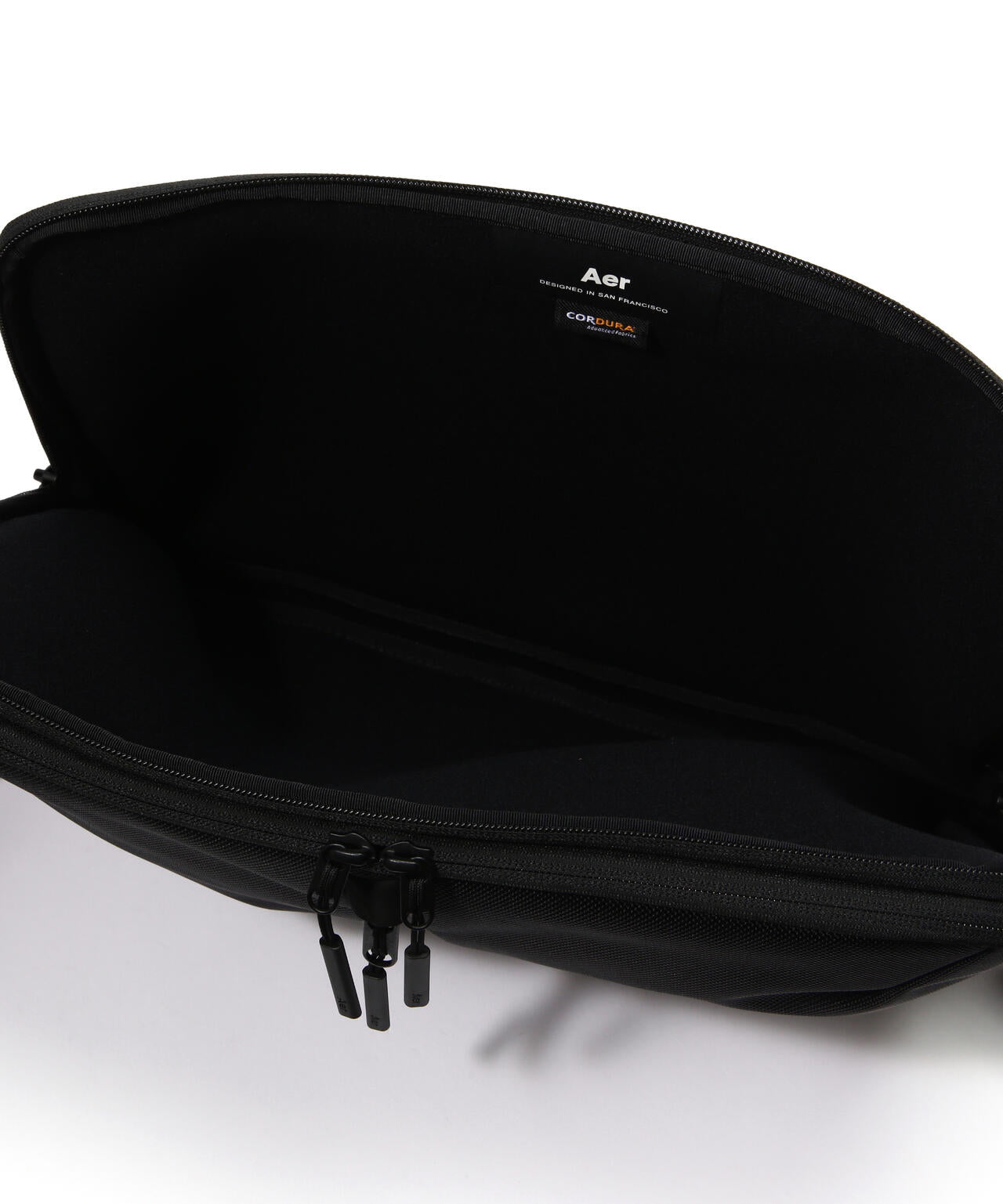 Aer(エアー)Tech Folio 16" Black AER-21025