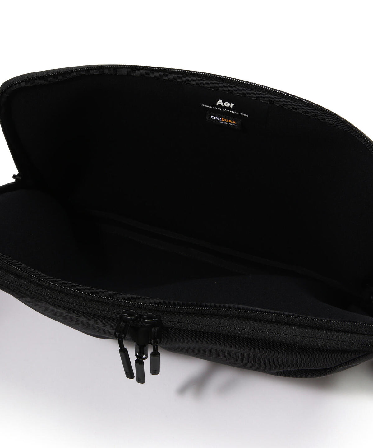 Aer(エアー)Tech Folio 16" Black AER-21025