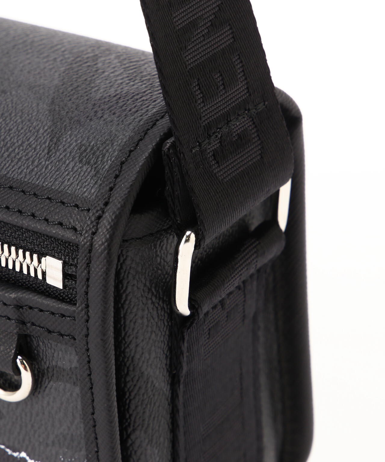 GENTIL BANDIT(ジャンティバンティ)スモールクロスボディ