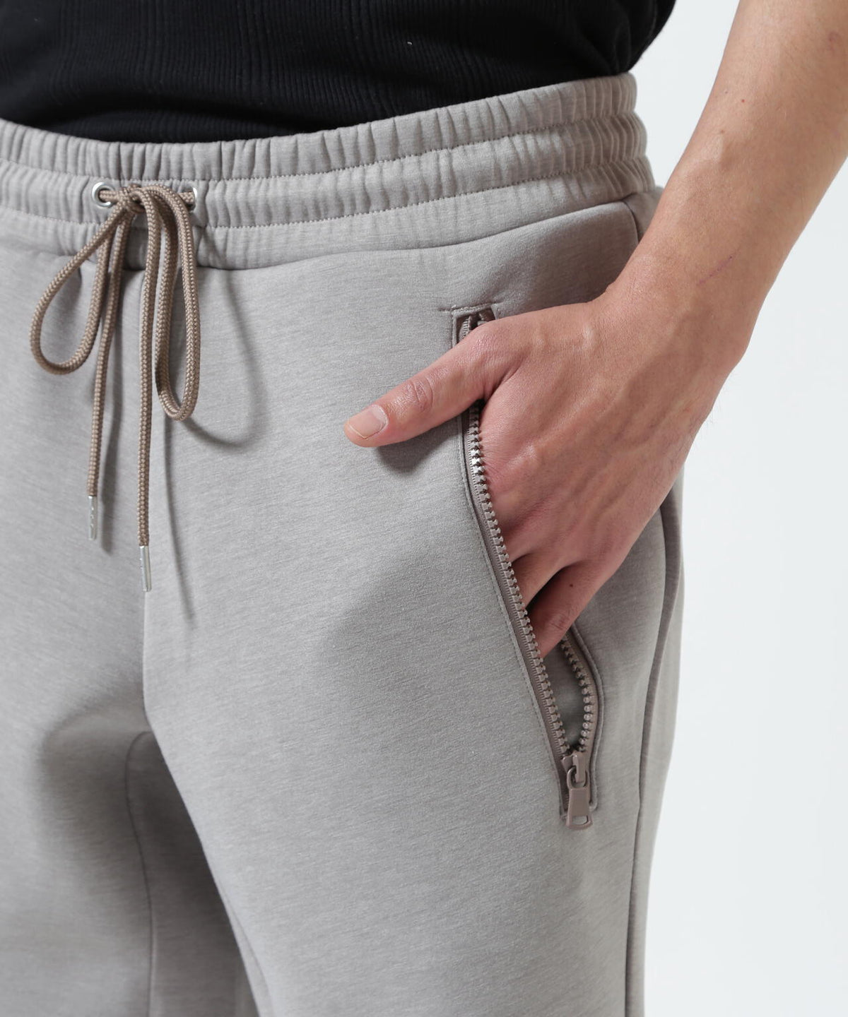 PIUORO(ピウオロ) CARDBOARD JOGGER PANTS