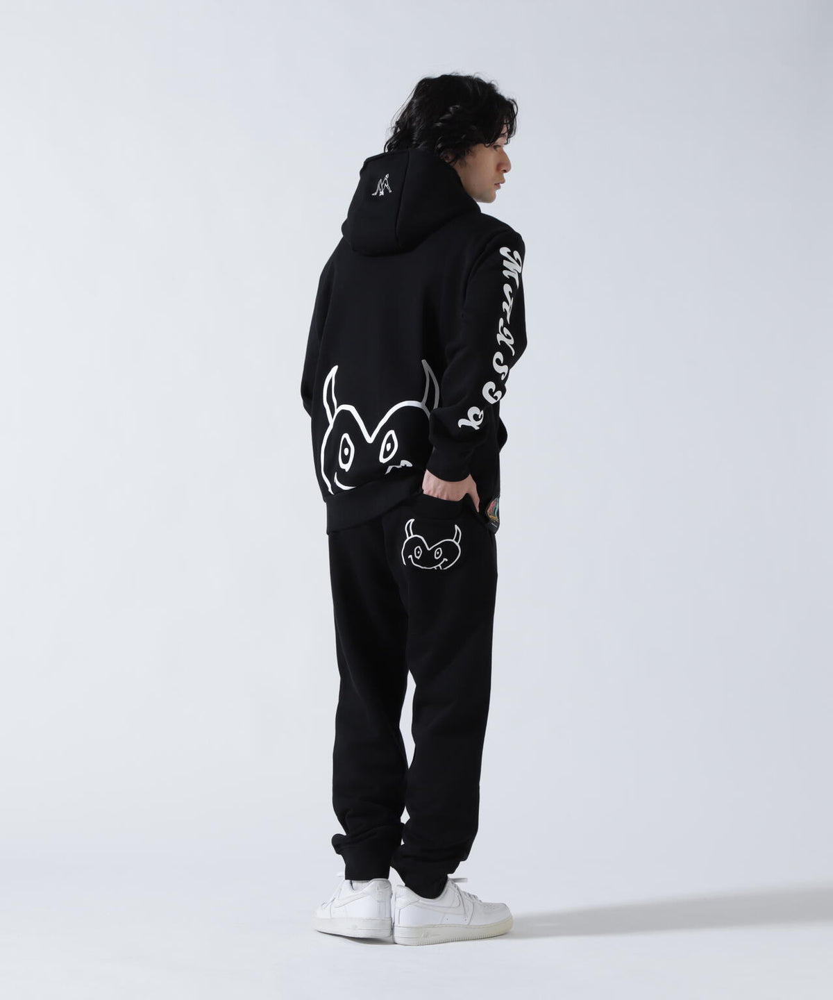 maxsix(マックスシックス)ONI HEART SWEAT PANTS