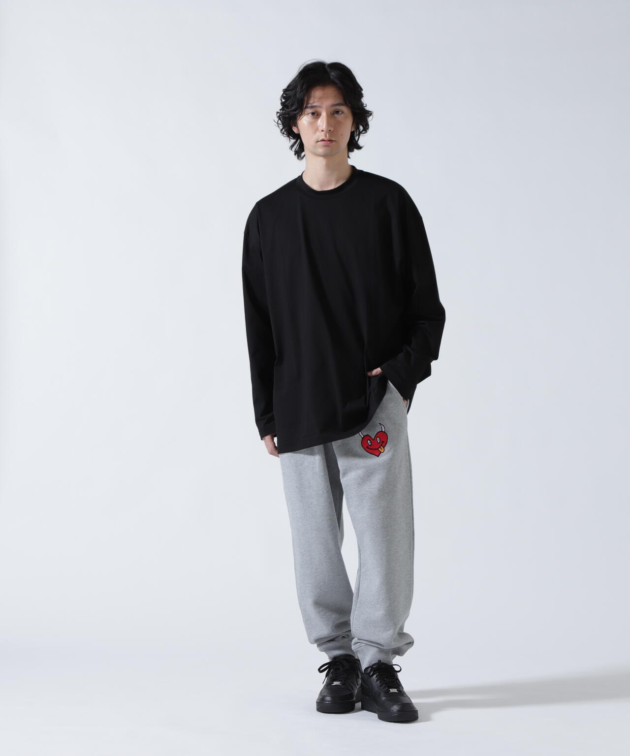 maxsix(マックスシックス)ONI HEART SWEAT PANTS