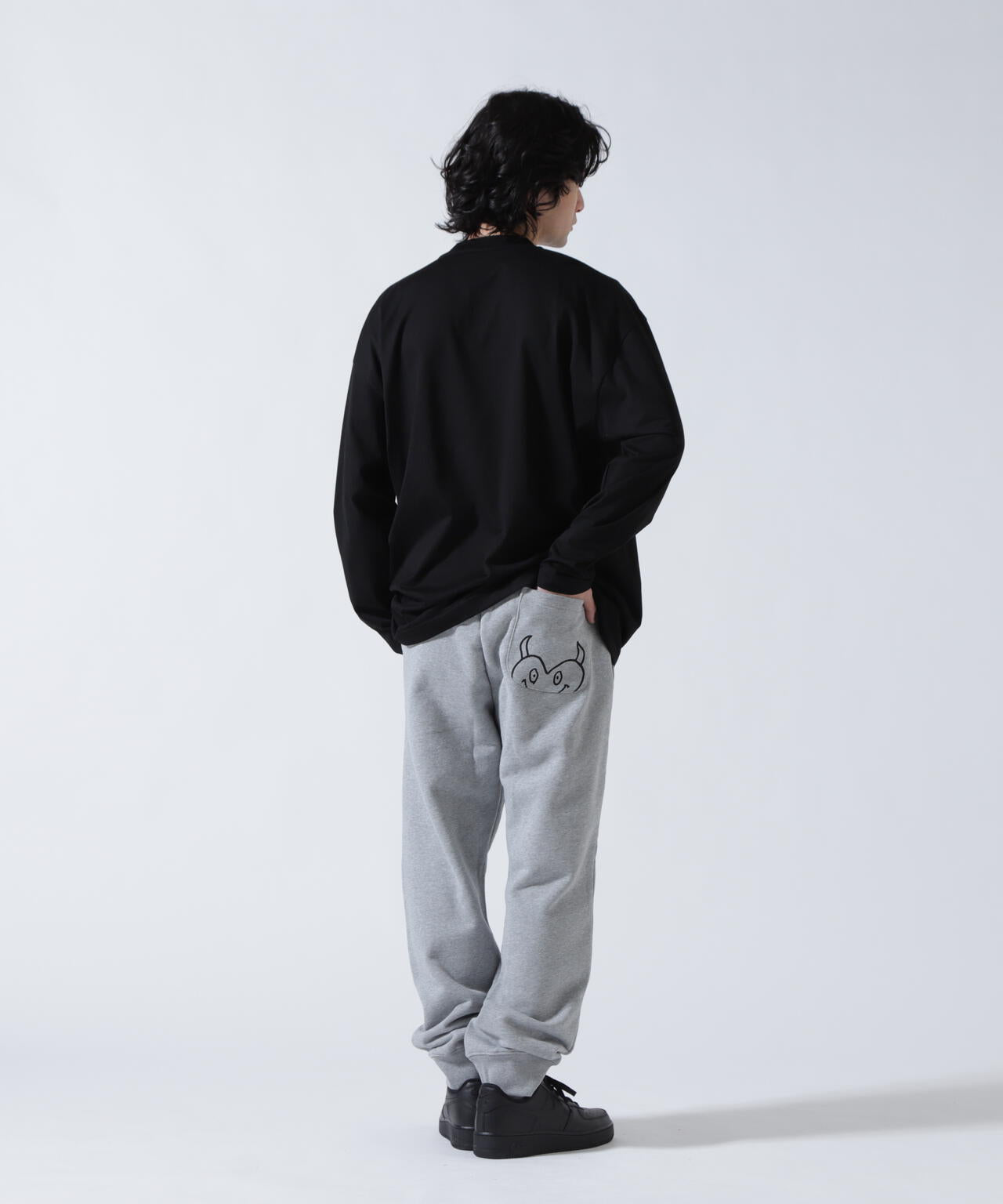 maxsix(マックスシックス)ONI HEART SWEAT PANTS