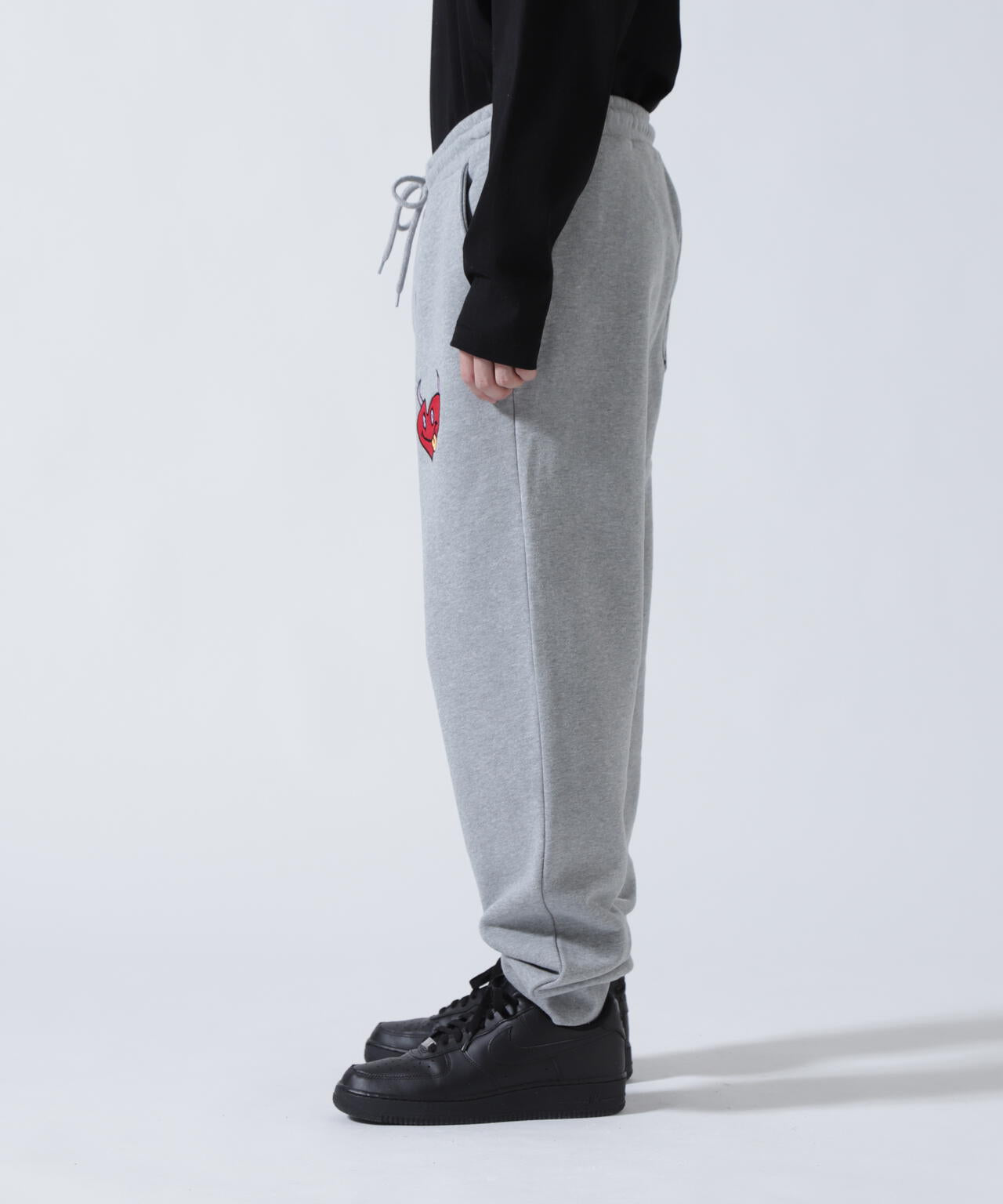 maxsix(マックスシックス)ONI HEART SWEAT PANTS