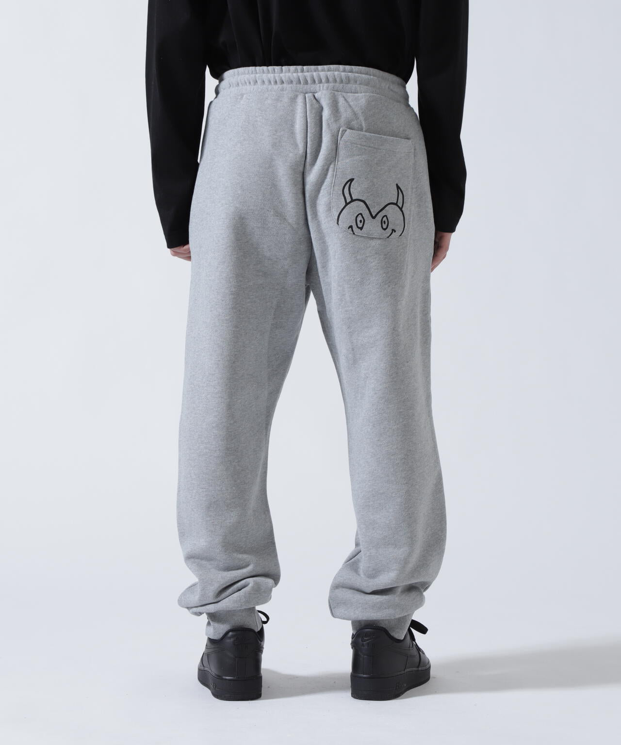 maxsix(マックスシックス)ONI HEART SWEAT PANTS
