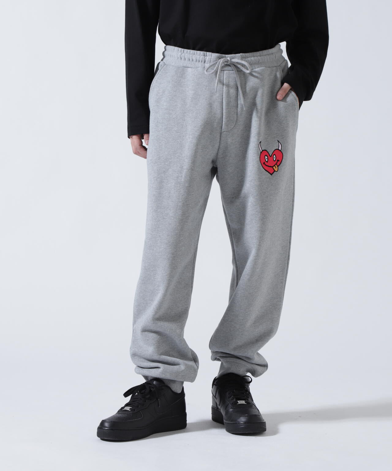 maxsix(マックスシックス)ONI HEART SWEAT PANTS