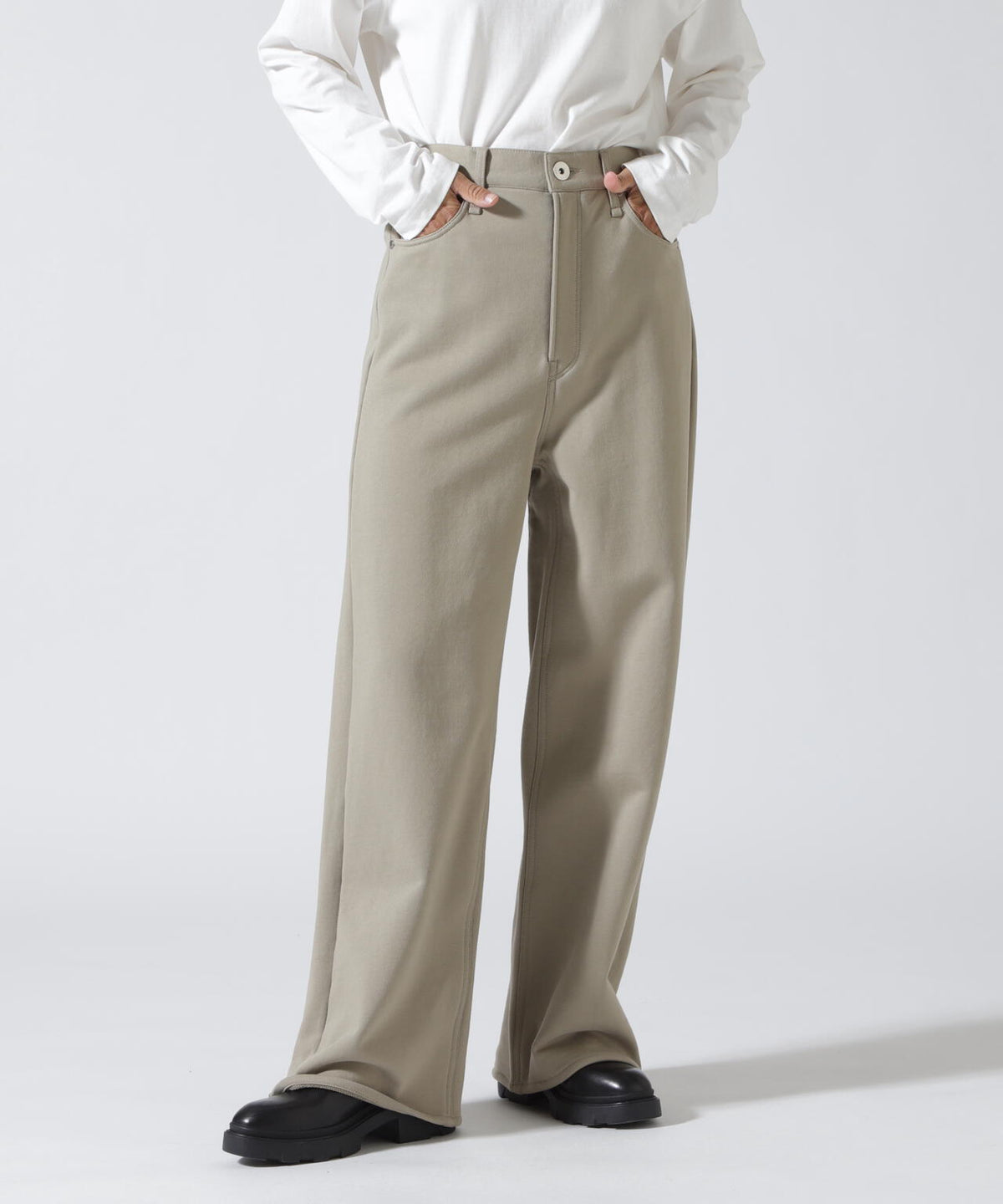Height:166cm Chest: 81cm Waist: 63cm 着用サイズ:23