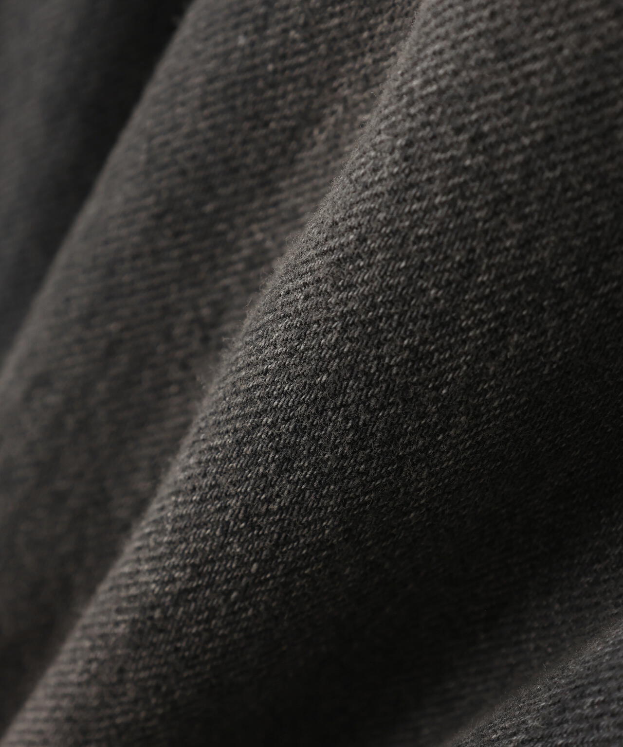 AULA AILA(アウラ アイラ)別注コクーンシルエットデニムパンツ