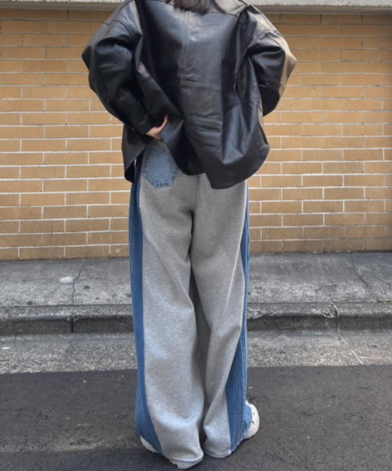AULA AILA(アウラ アイラ)別注コクーンシルエットデニムパンツ