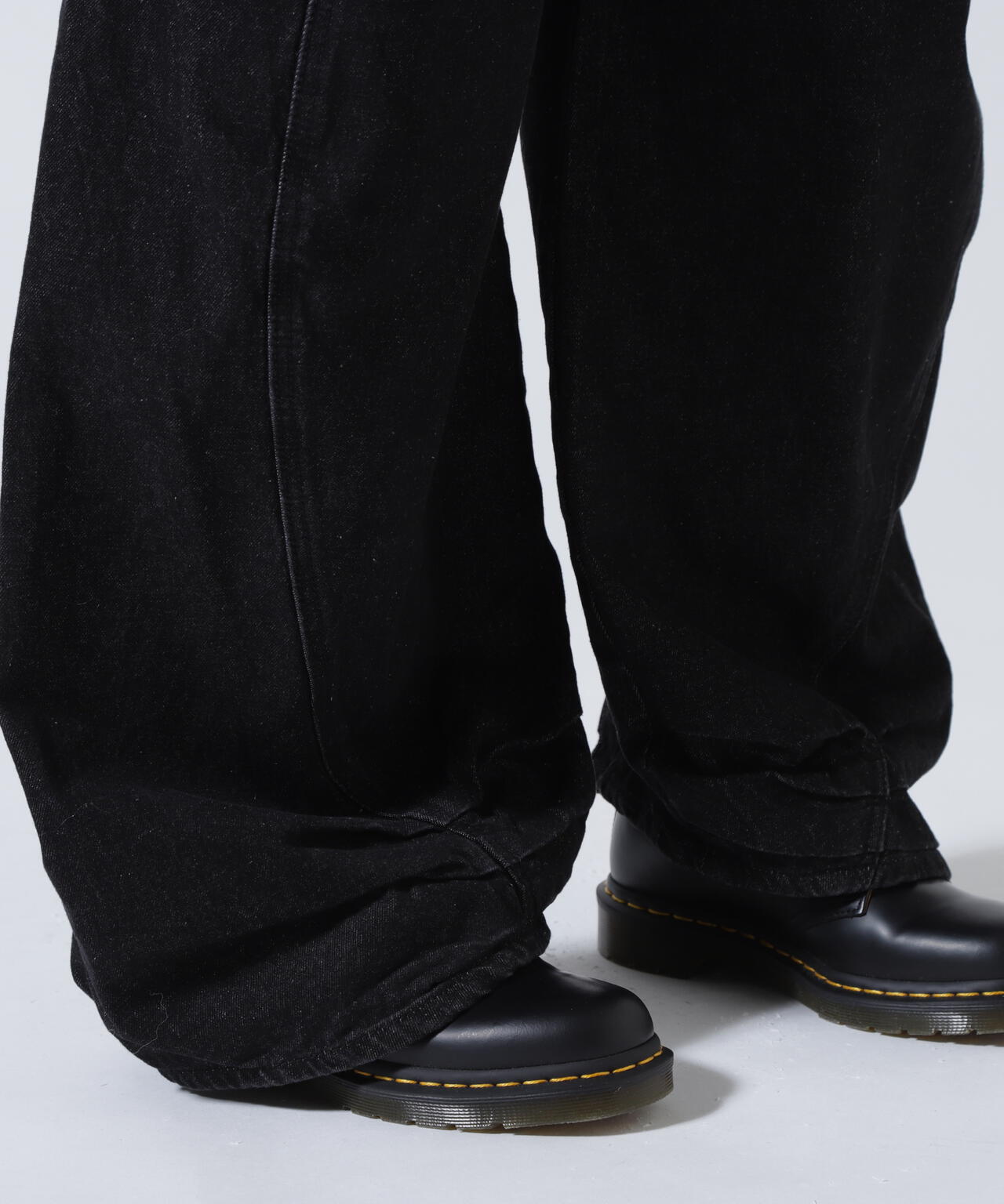 Knuth Marf(クヌースマーフ)tuck design denim pants