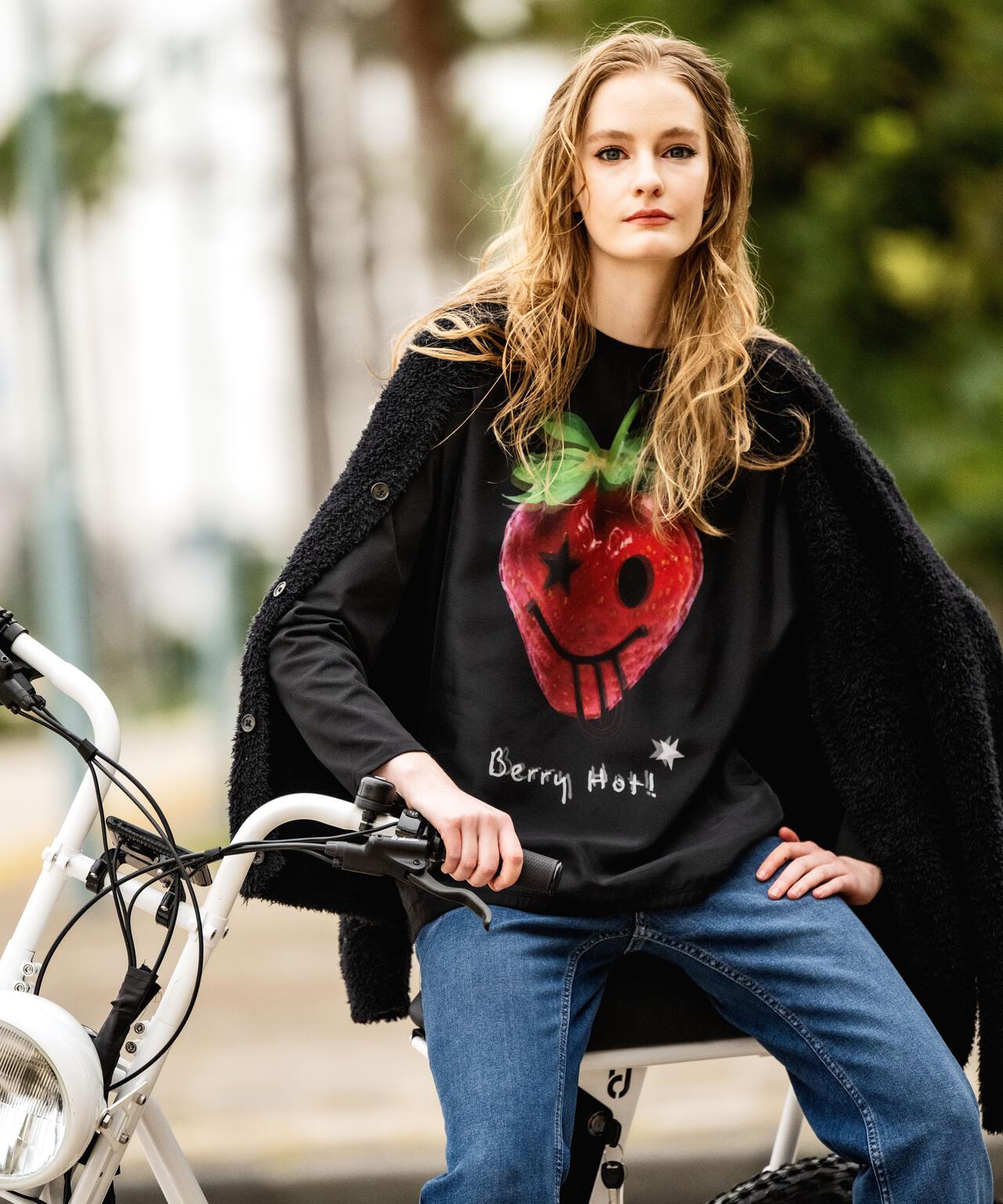maxsix(マックスシックス)BERRY HAPPY 3D L/S TEE