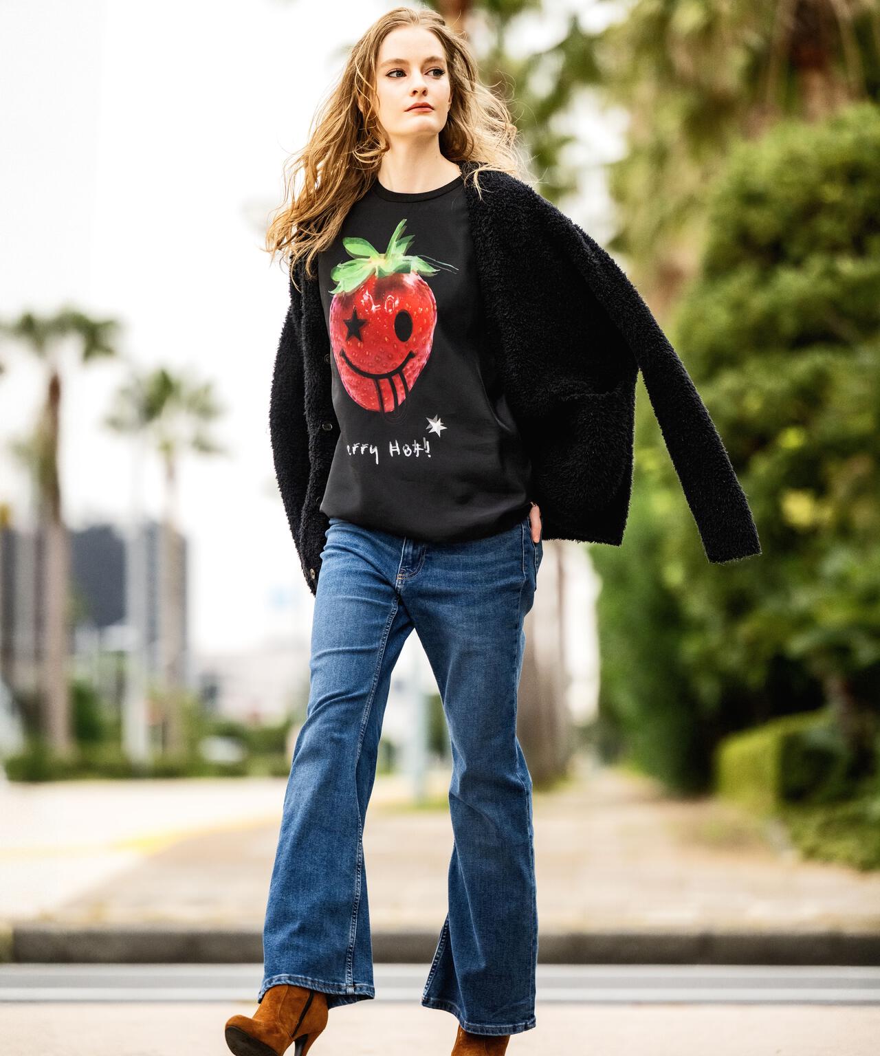 maxsix(マックスシックス)BERRY HAPPY 3D L/S TEE